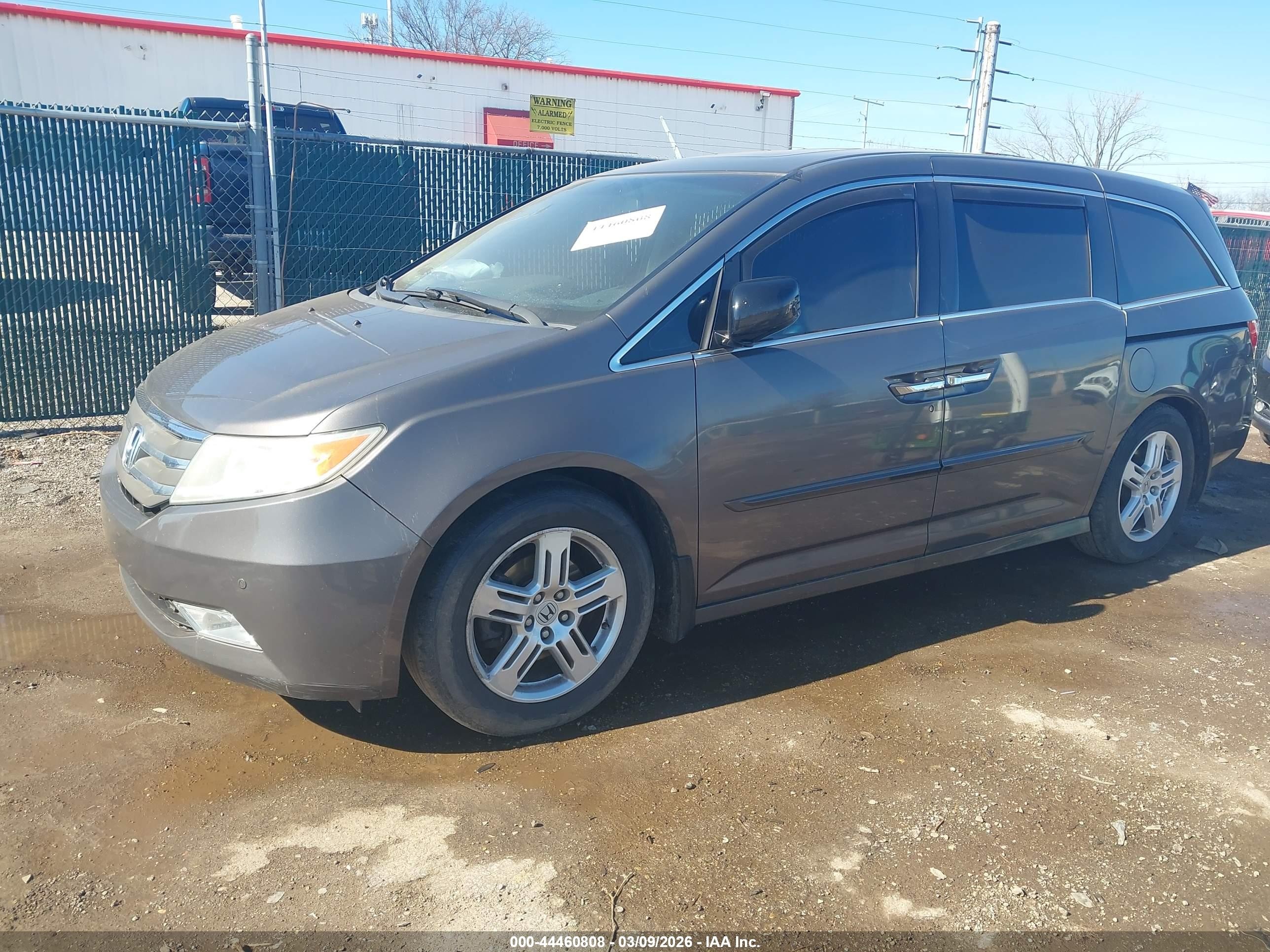 2013 Honda Odyssey Touring/touring Elite Gray vin: 5FNRL5H97DB078619