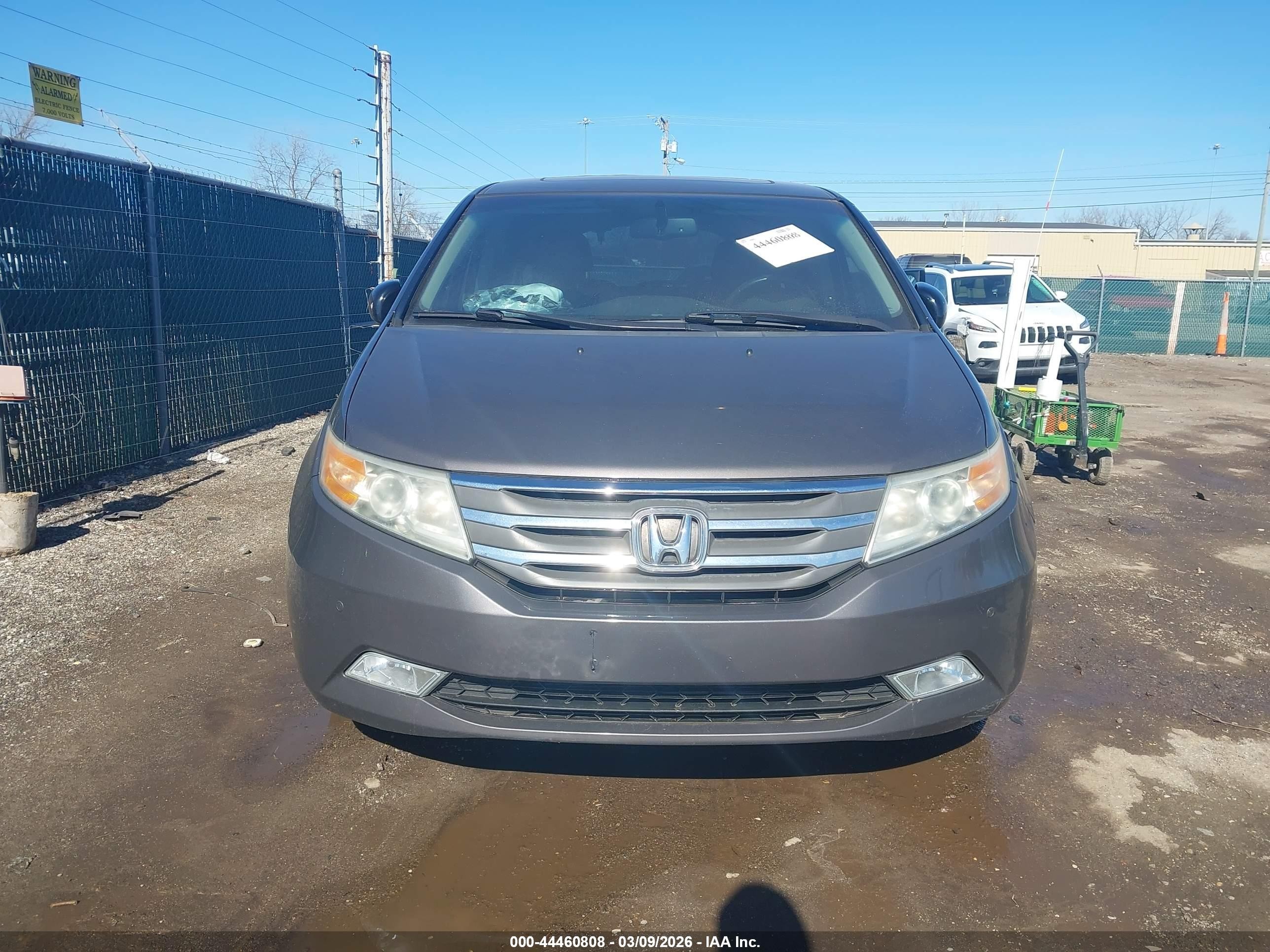 2013 Honda Odyssey Touring/touring Elite Gray vin: 5FNRL5H97DB078619