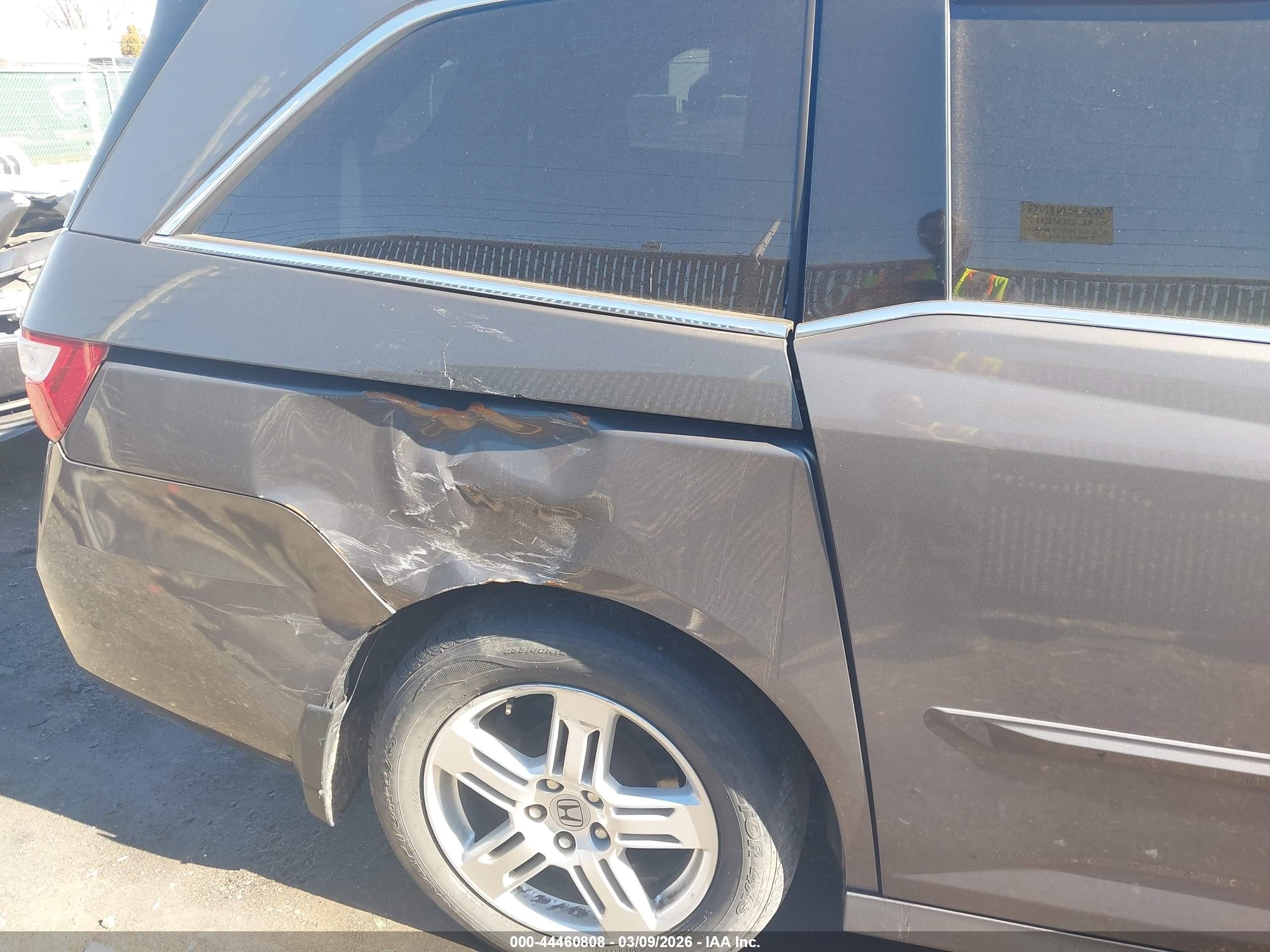 2013 Honda Odyssey Touring/touring Elite Gray vin: 5FNRL5H97DB078619