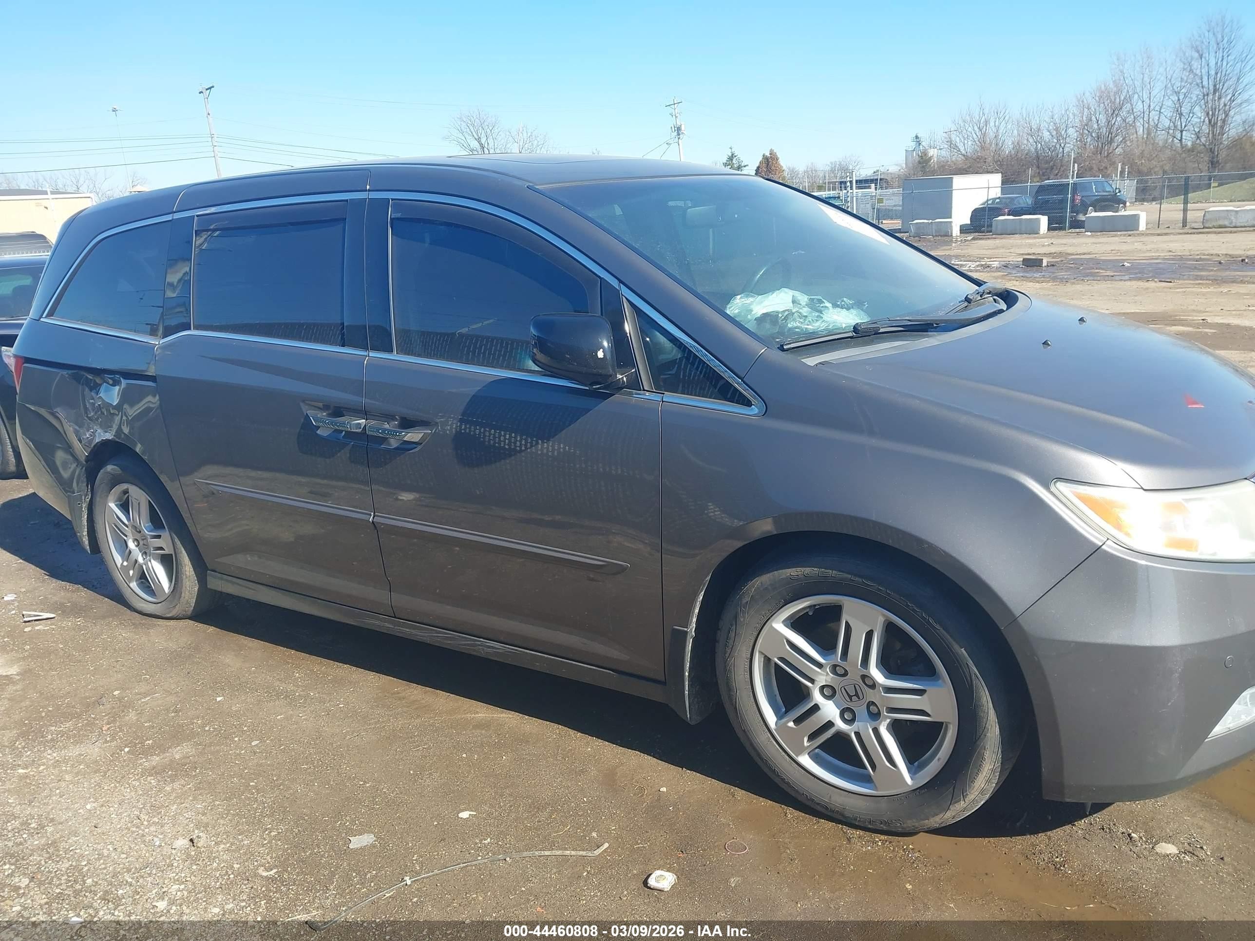 2013 Honda Odyssey Touring/touring Elite Gray vin: 5FNRL5H97DB078619