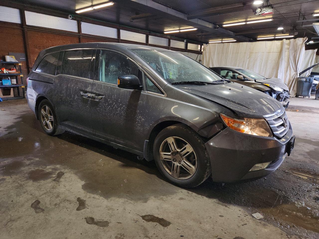 2013 Honda Odyssey Touring Gray vin: 5FNRL5H97DB078622