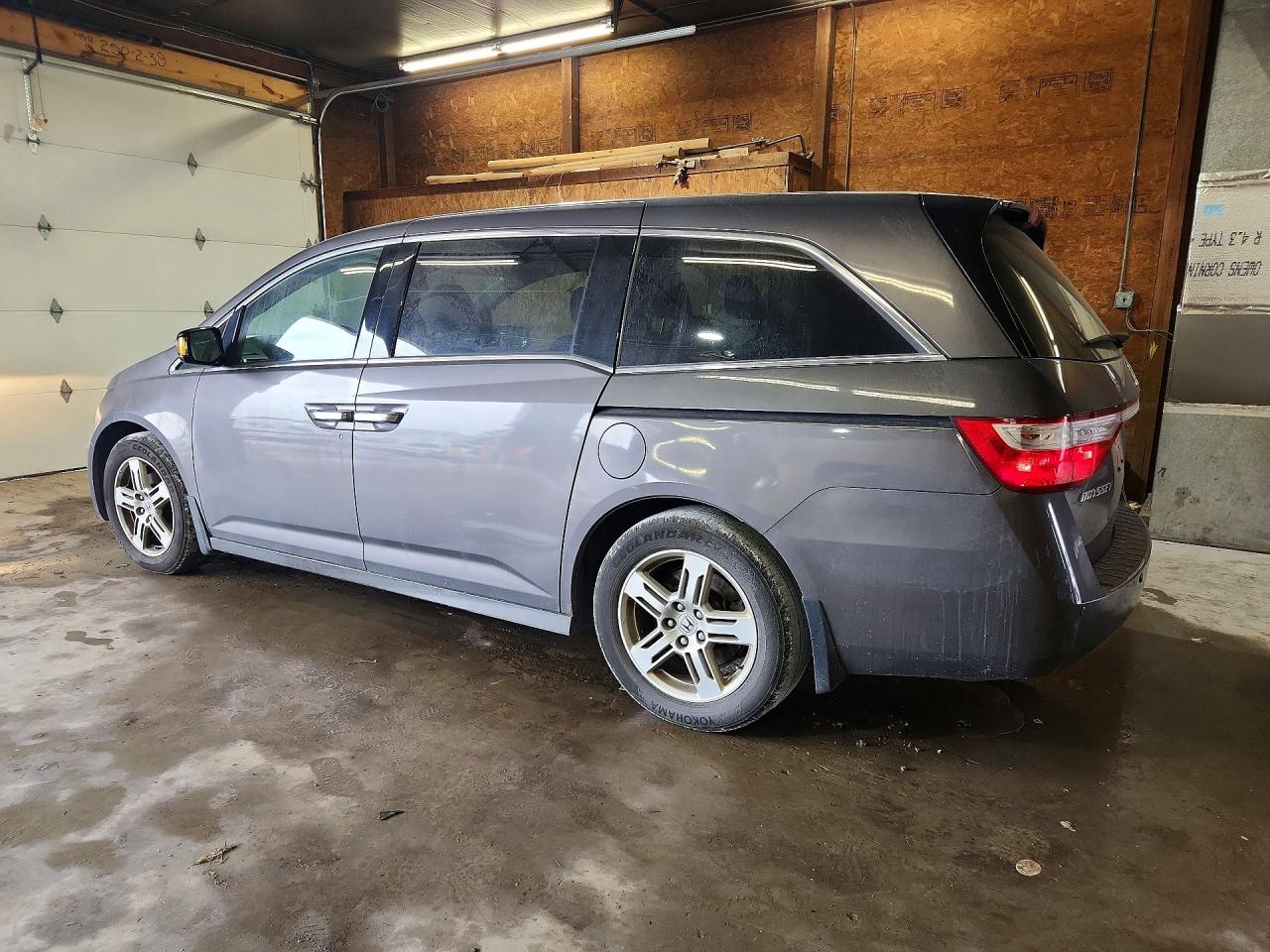 2013 Honda Odyssey Touring Gray vin: 5FNRL5H97DB078622