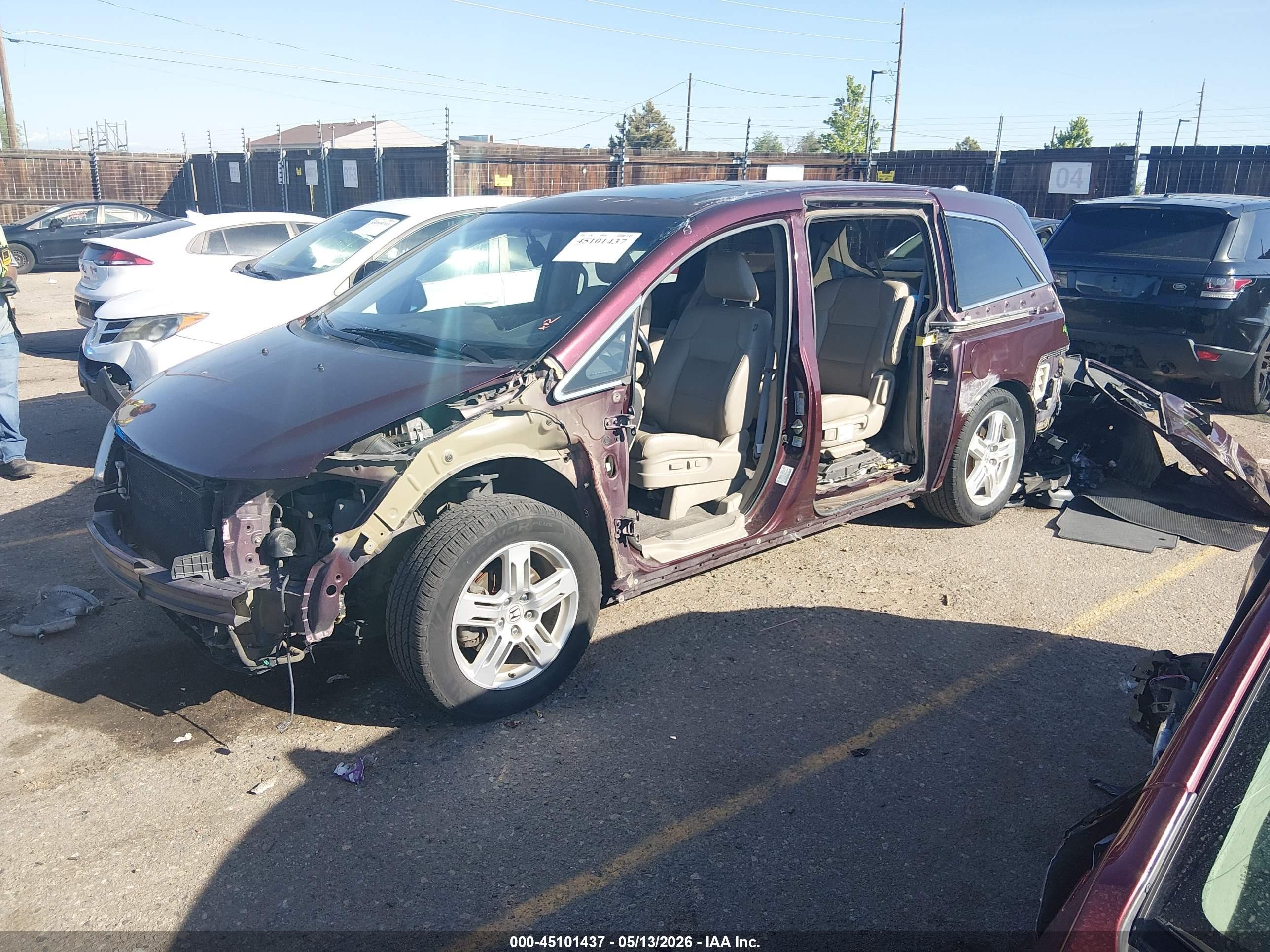 2013 Honda Odyssey Touring/touring Elite Maroon vin: 5FNRL5H97DB079530