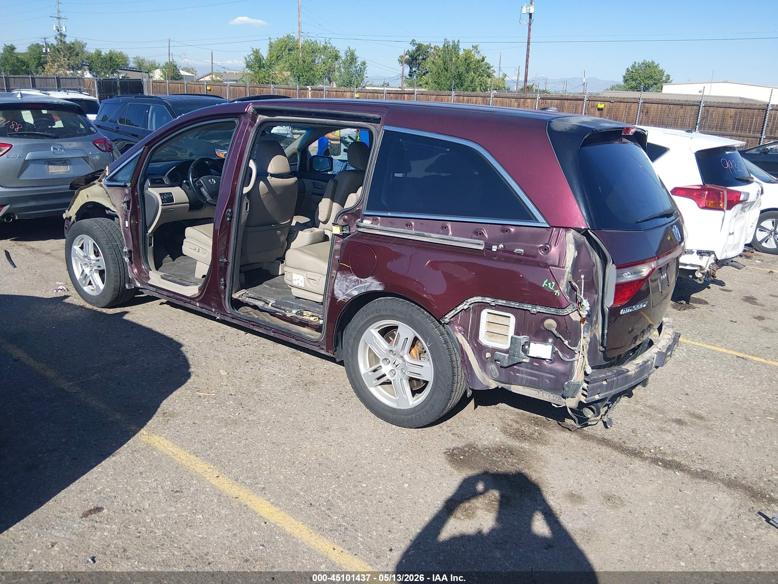 2013 Honda Odyssey Touring/touring Elite Maroon vin: 5FNRL5H97DB079530