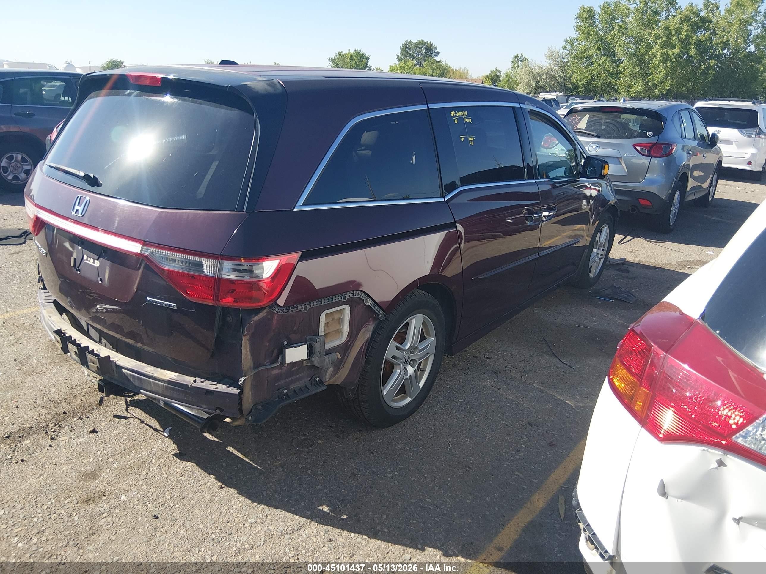 2013 Honda Odyssey Touring/touring Elite Maroon vin: 5FNRL5H97DB079530