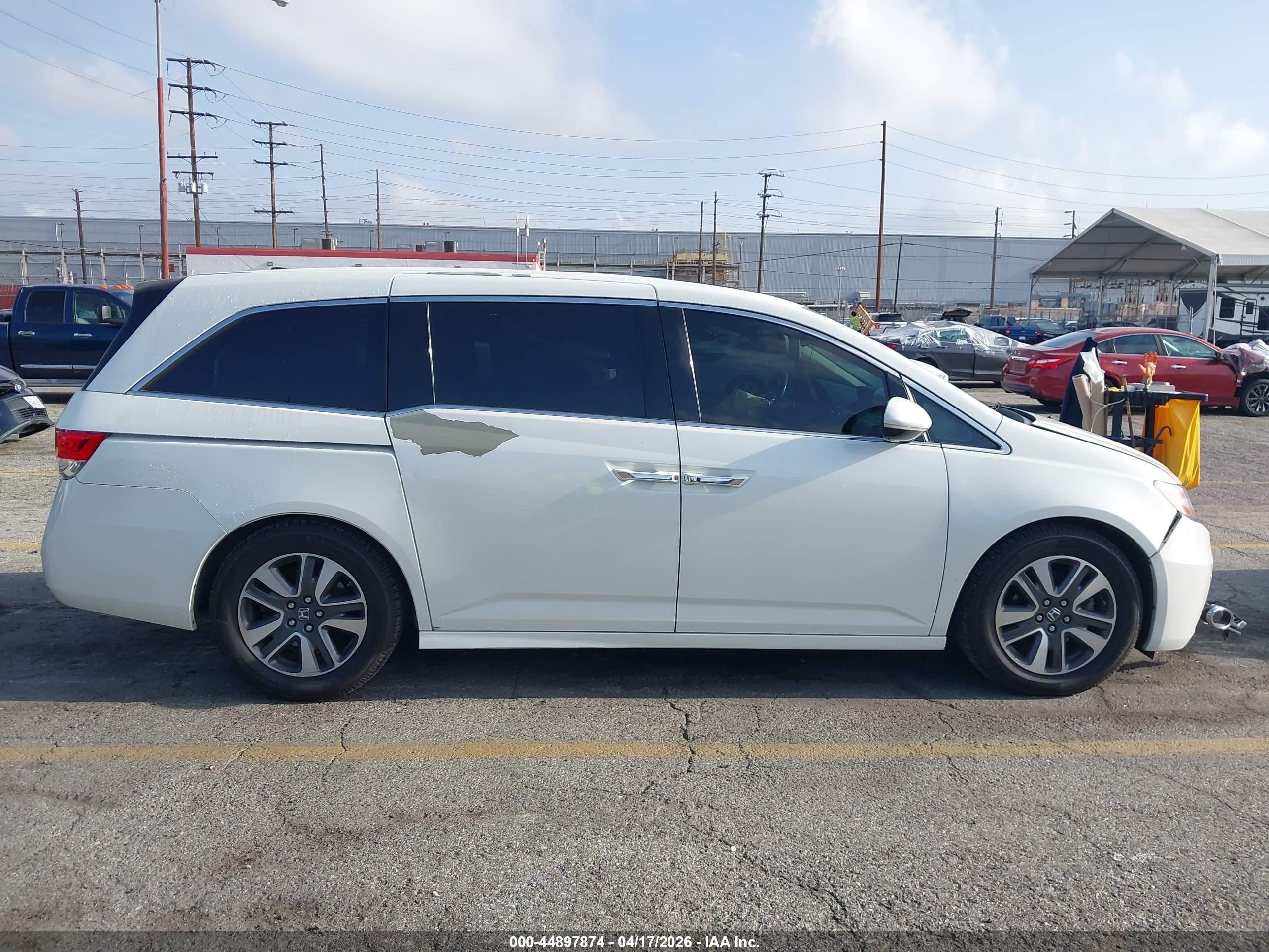 2014 Honda Odyssey Touring/touring Elite White vin: 5FNRL5H97EB093042