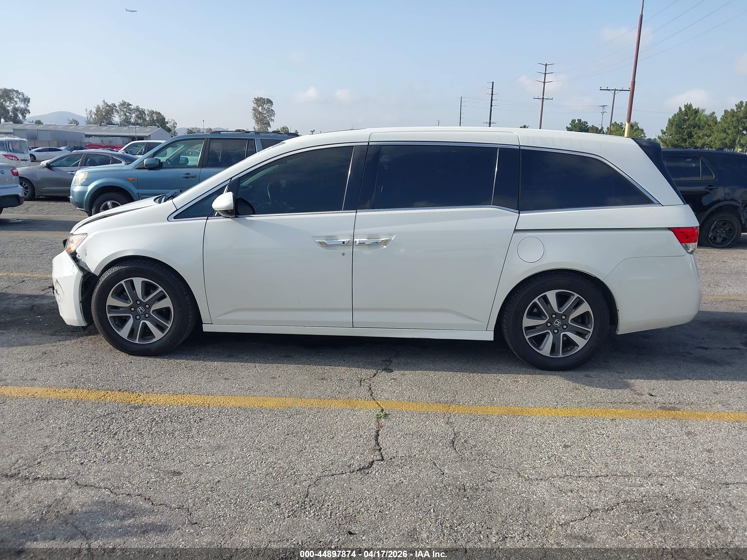 2014 Honda Odyssey Touring/touring Elite White vin: 5FNRL5H97EB093042