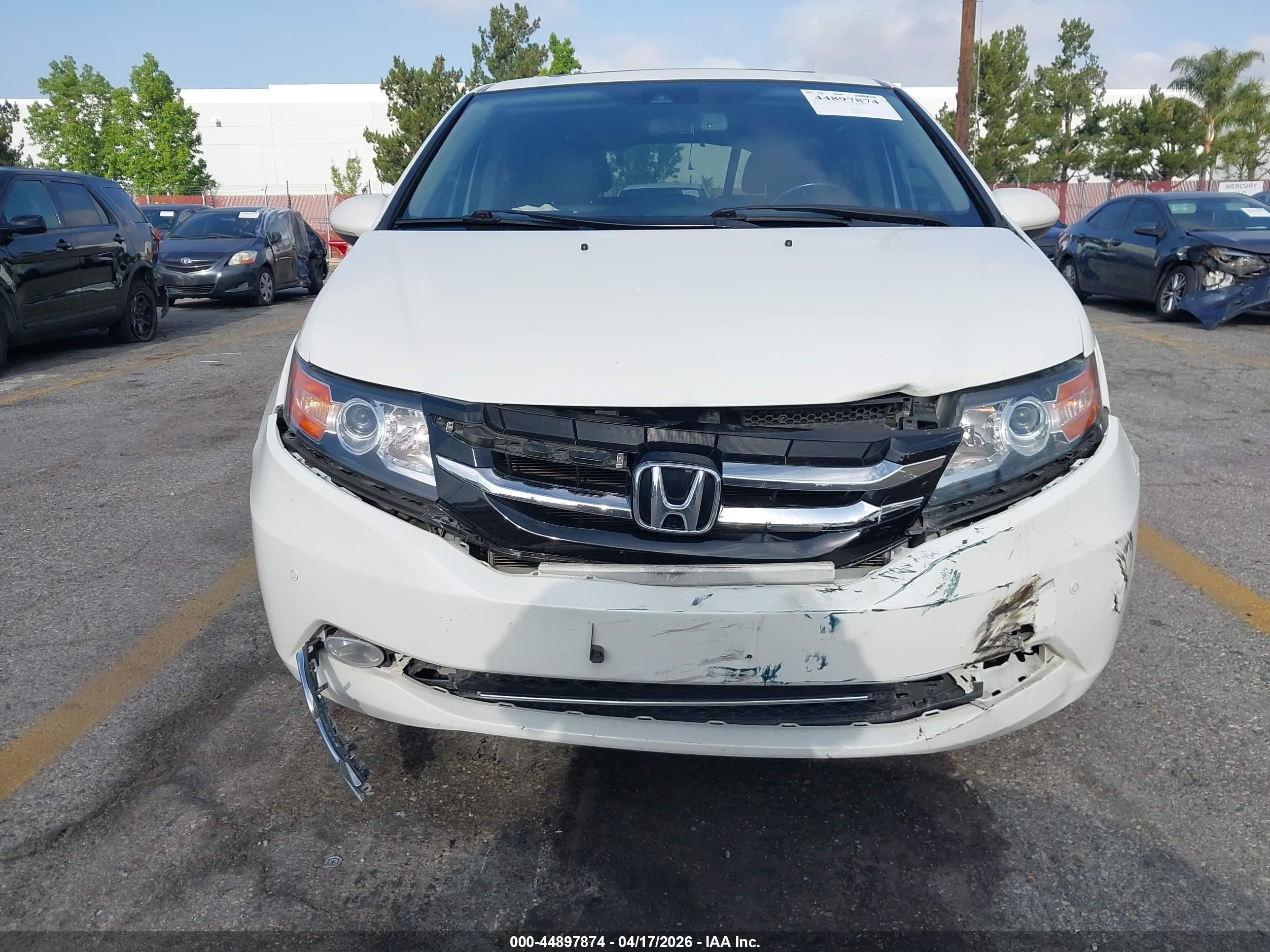 2014 Honda Odyssey Touring/touring Elite White vin: 5FNRL5H97EB093042