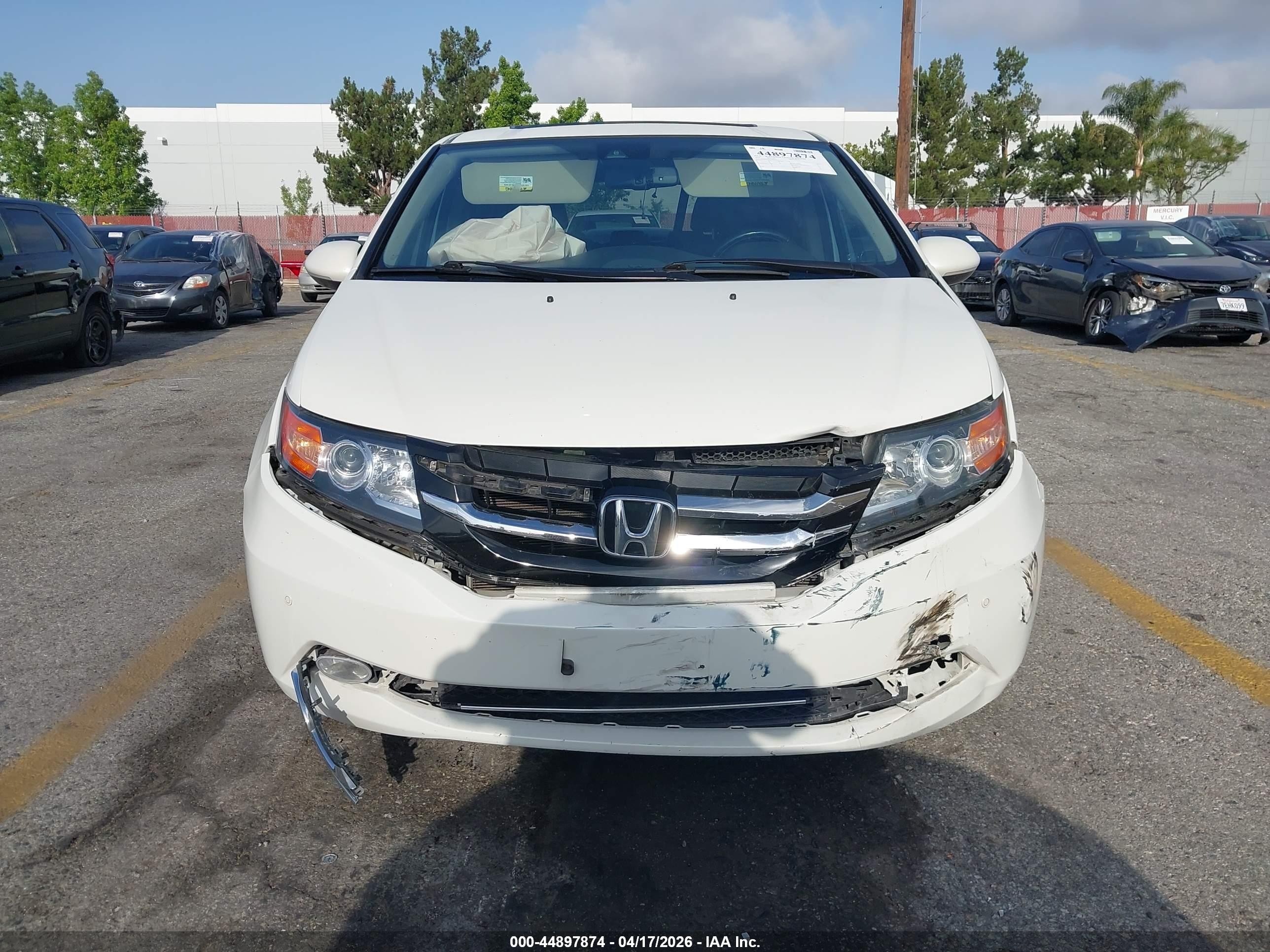 2014 Honda Odyssey Touring/touring Elite White vin: 5FNRL5H97EB093042