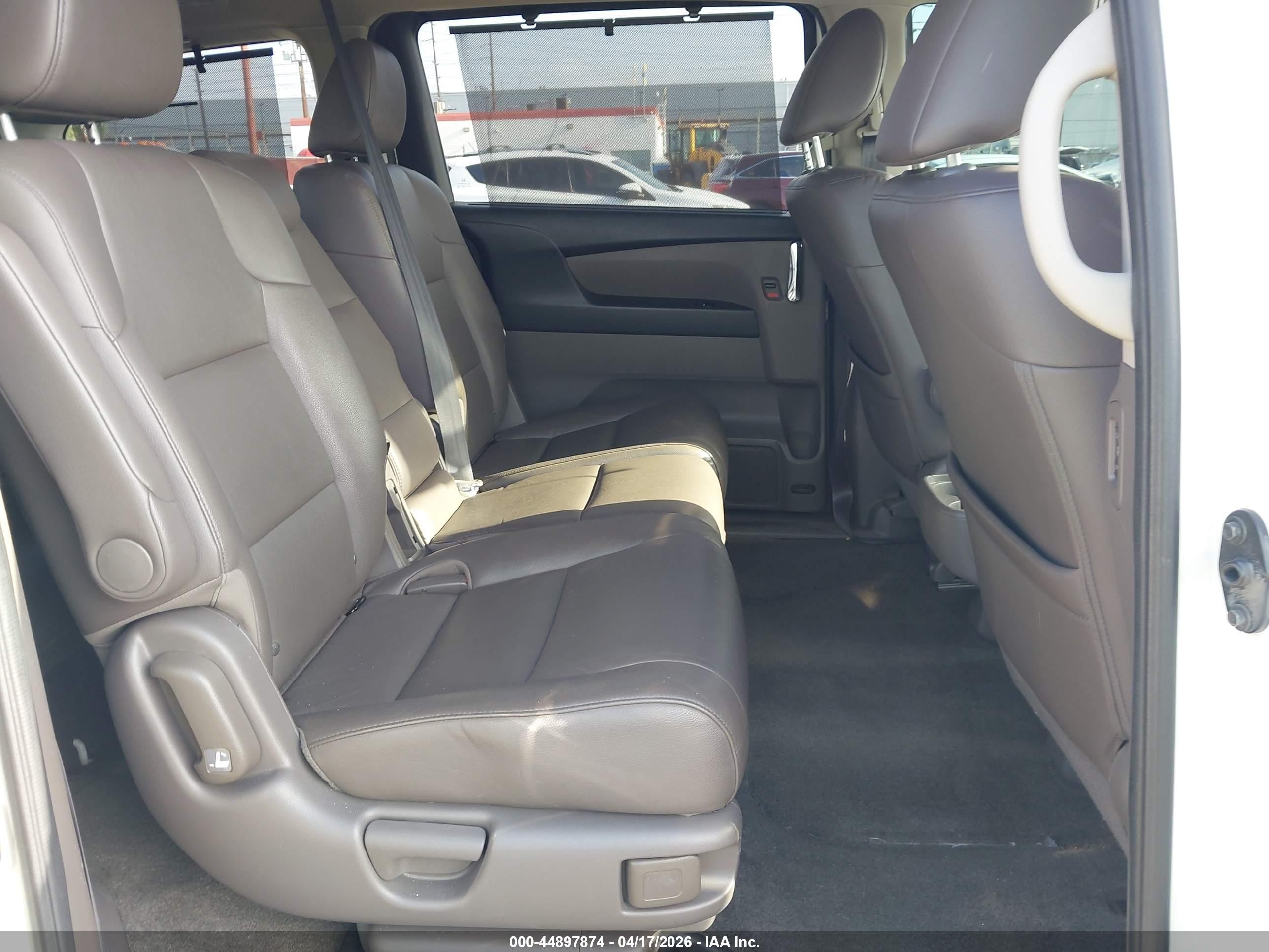 2014 Honda Odyssey Touring/touring Elite White vin: 5FNRL5H97EB093042