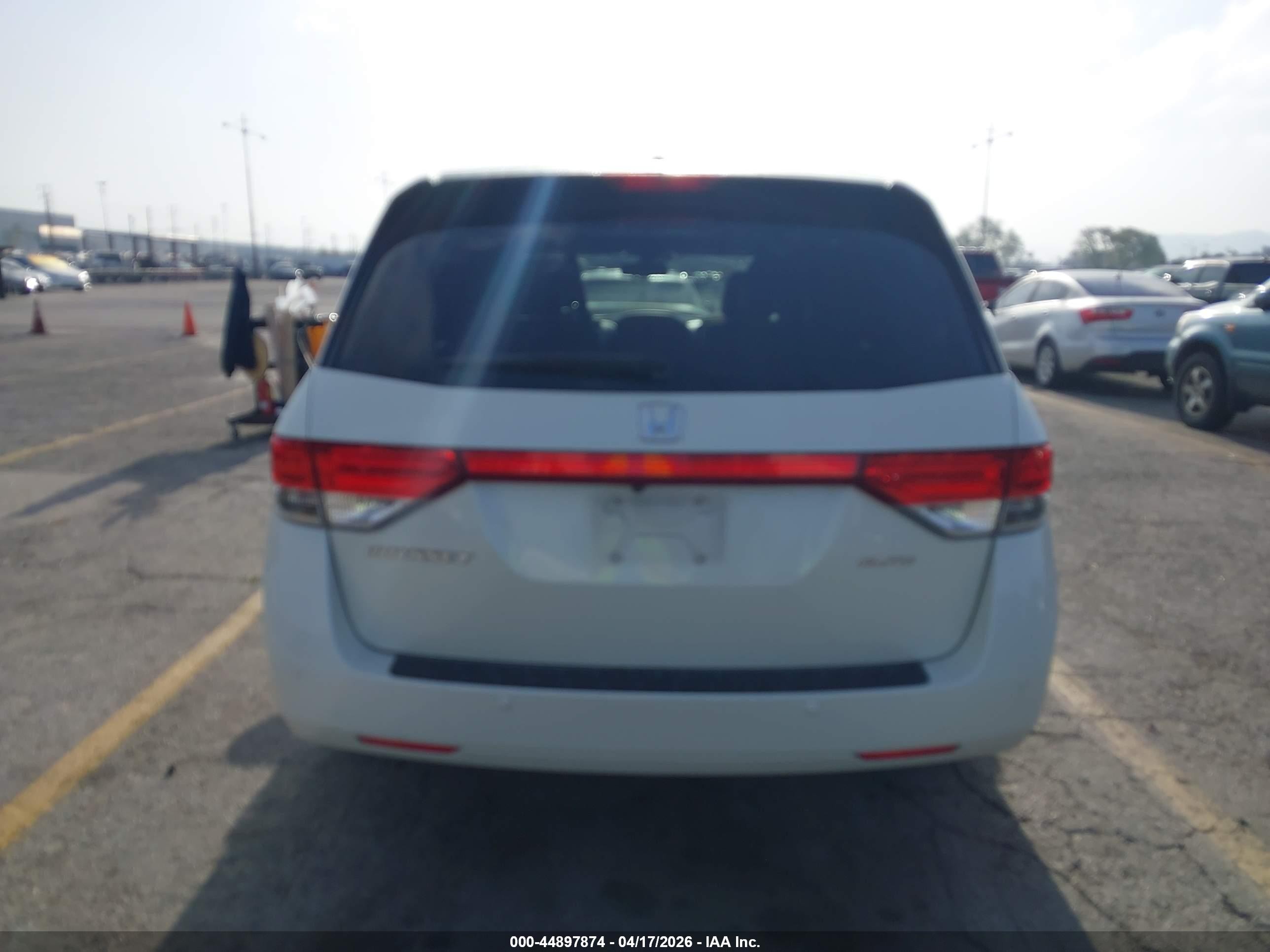 2014 Honda Odyssey Touring/touring Elite White vin: 5FNRL5H97EB093042