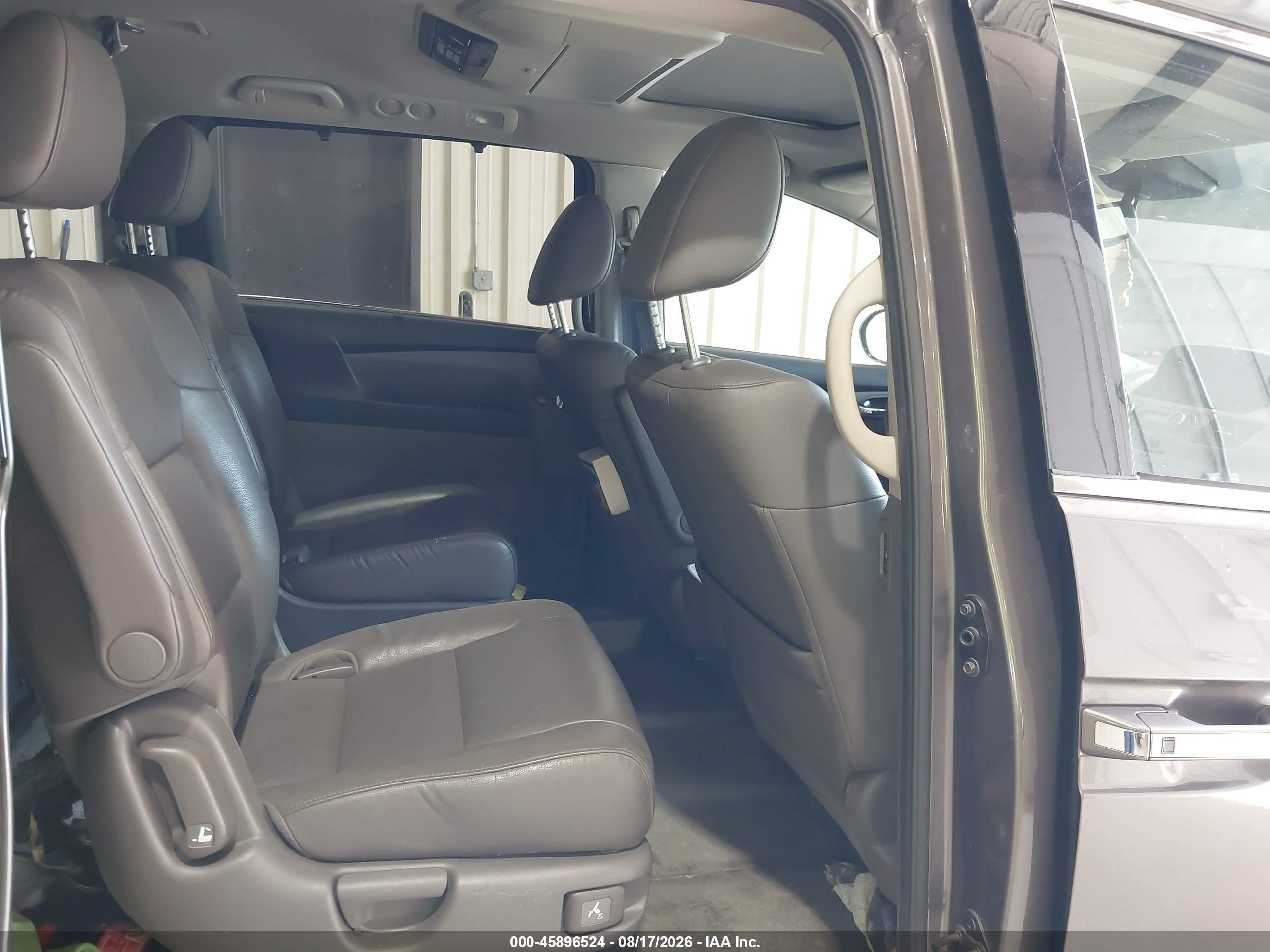 2015 Honda Odyssey Touring/touring Elite Gray vin: 5FNRL5H97FB015877