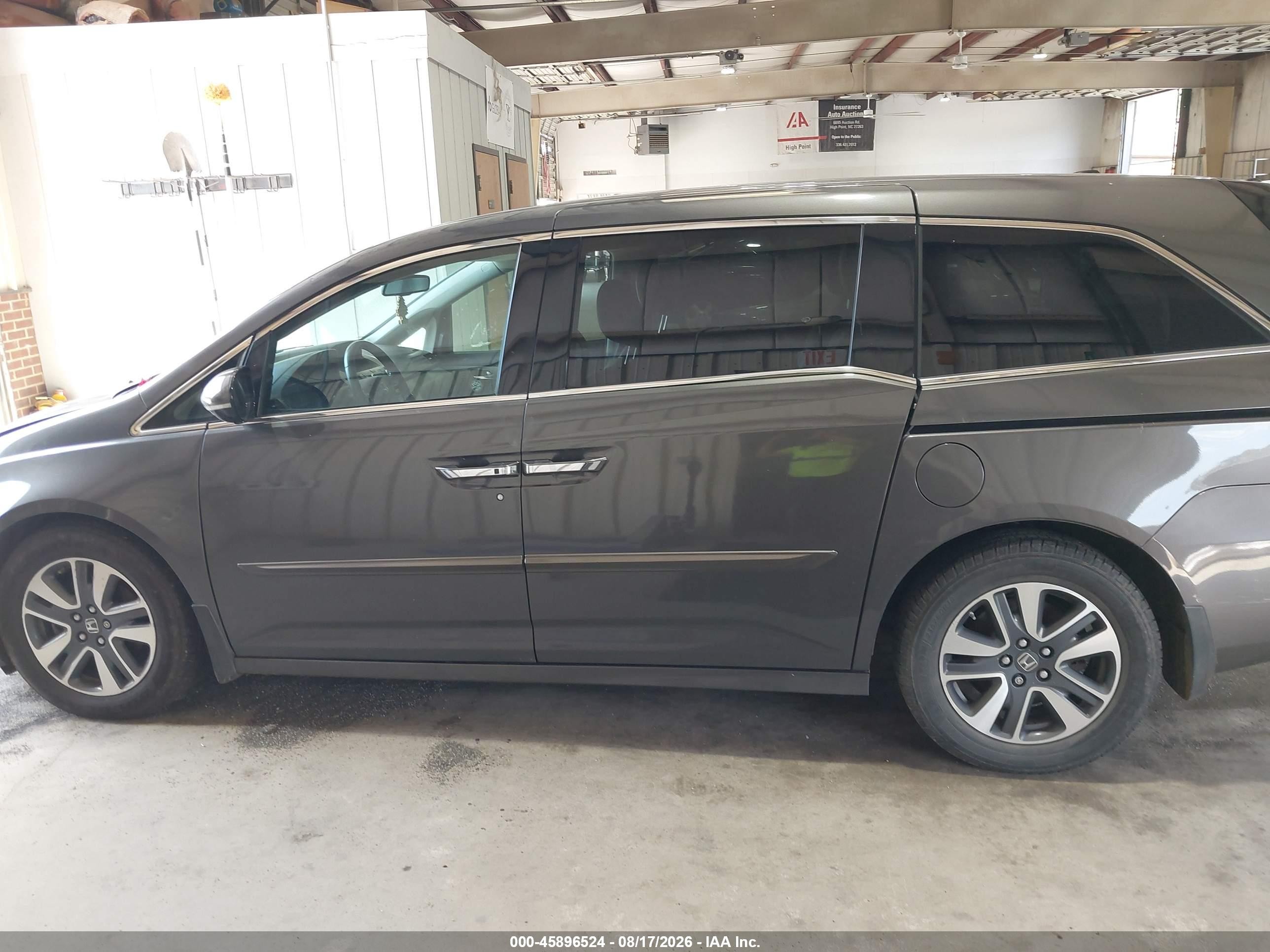 2015 Honda Odyssey Touring/touring Elite Gray vin: 5FNRL5H97FB015877