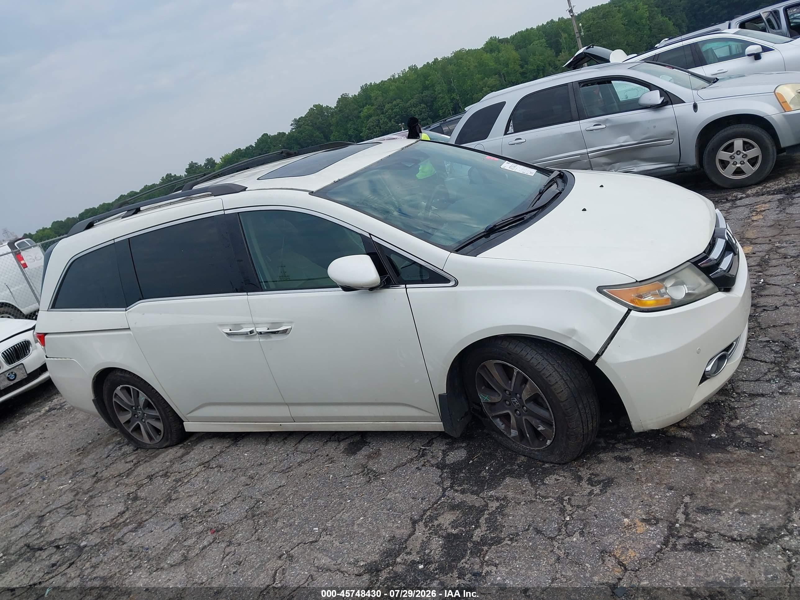 2015 Honda Odyssey Touring/touring Elite White vin: 5FNRL5H97FB024997
