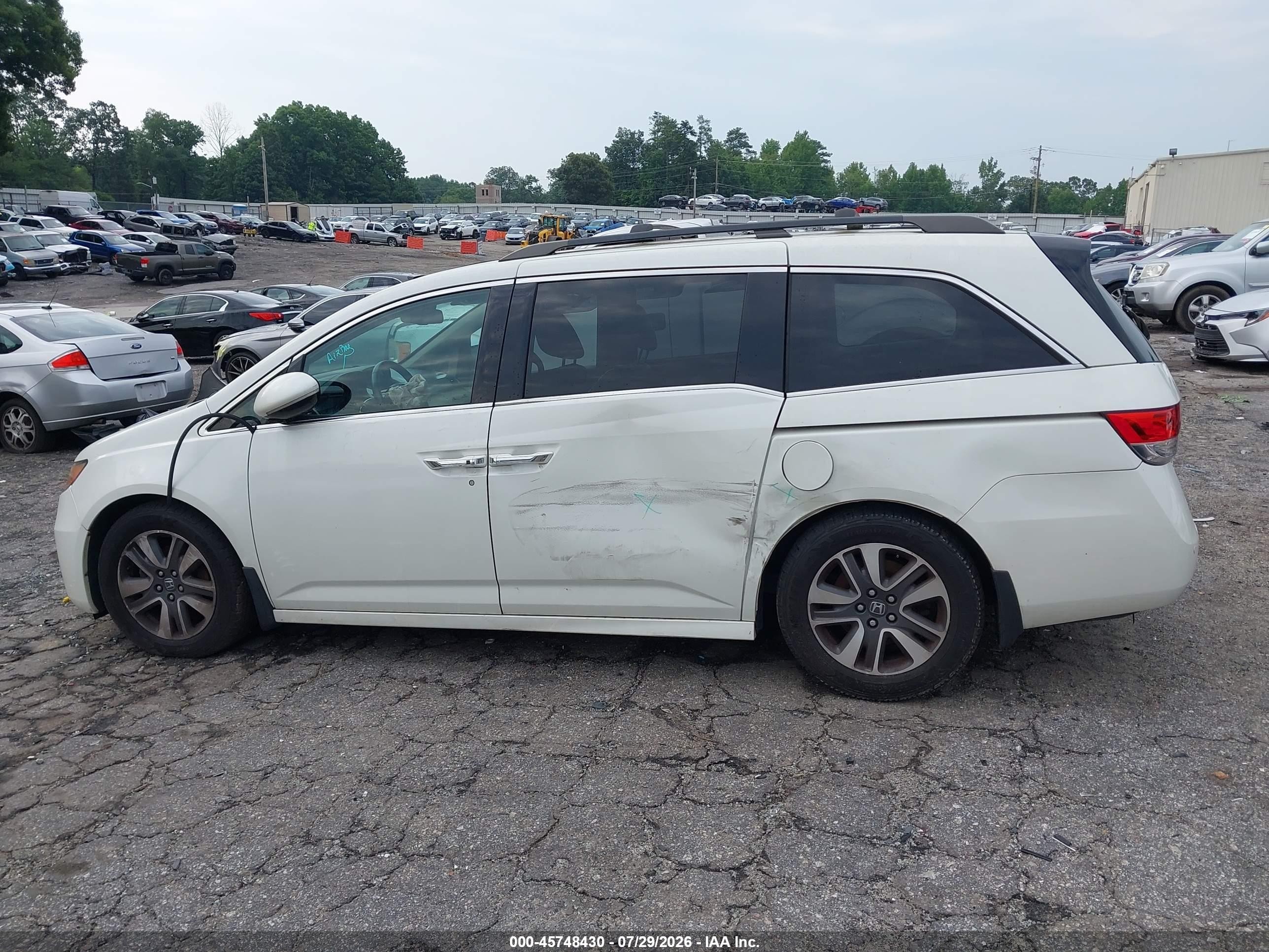 2015 Honda Odyssey Touring/touring Elite White vin: 5FNRL5H97FB024997