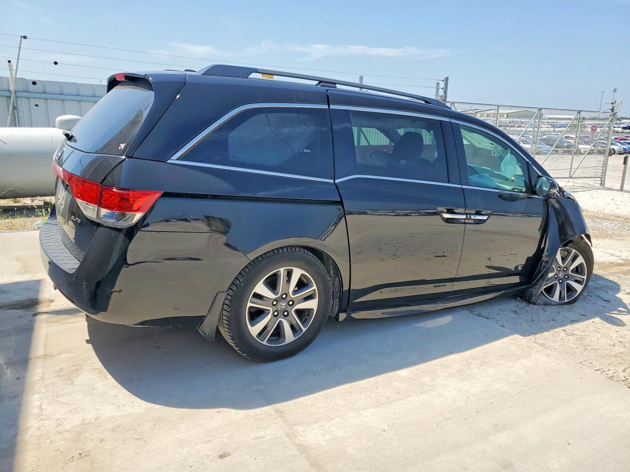 2015 Honda Odyssey Touring Black vin: 5FNRL5H97FB058793