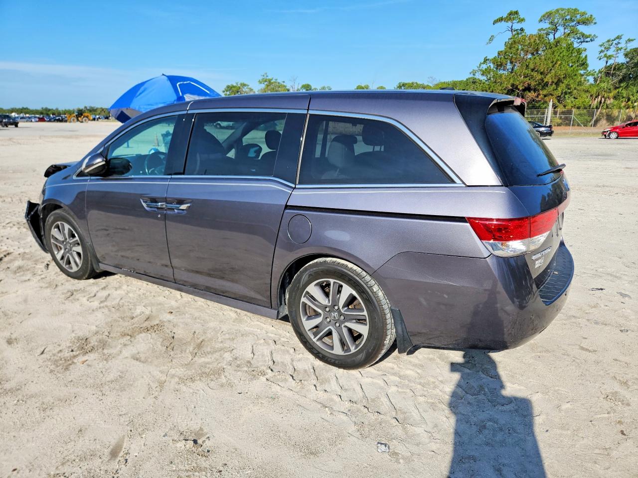 2015 Honda Odyssey Touring Gray vin: 5FNRL5H97FB070152