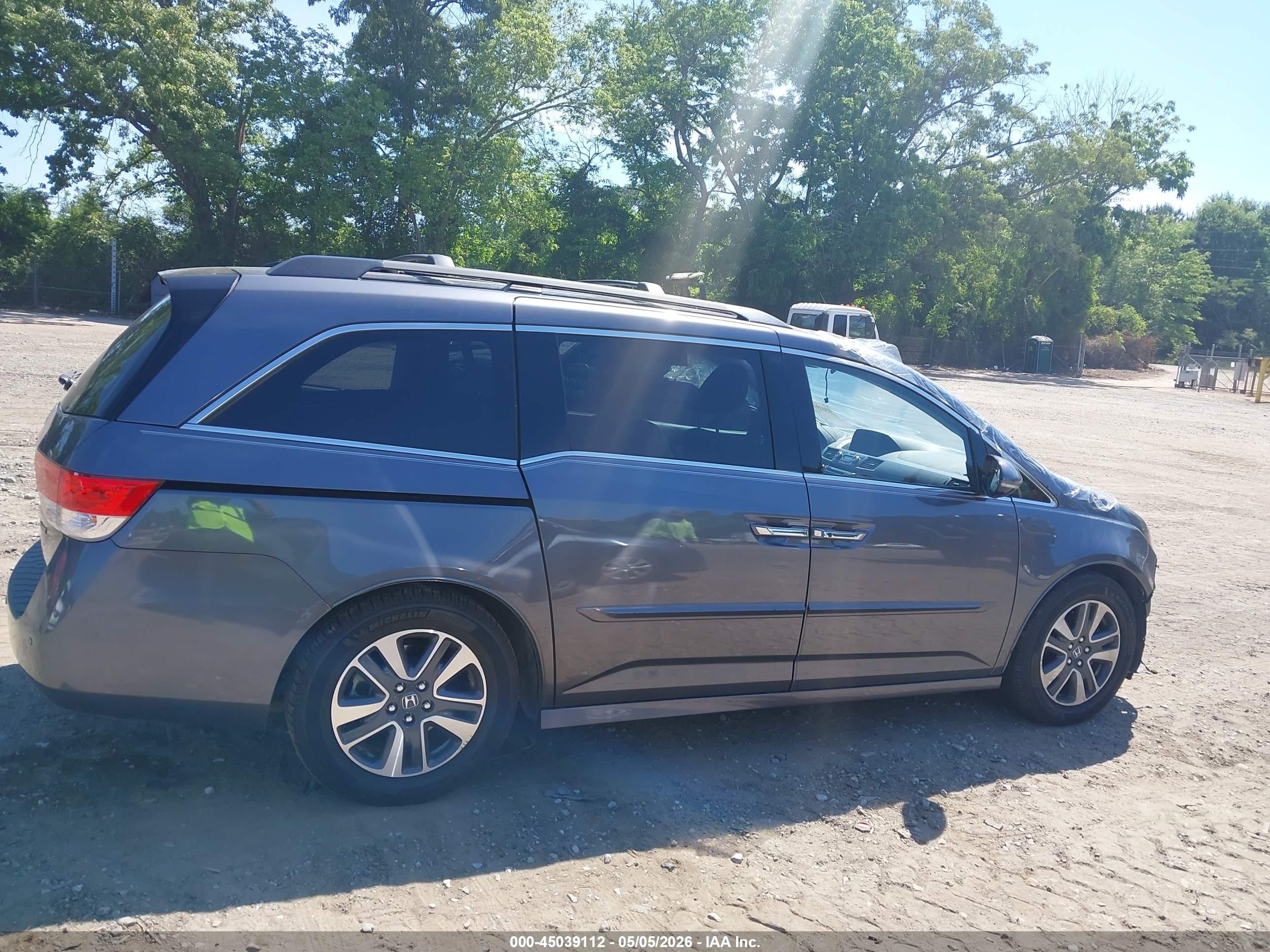 2015 Honda Odyssey Touring/touring Elite Gray vin: 5FNRL5H97FB096427