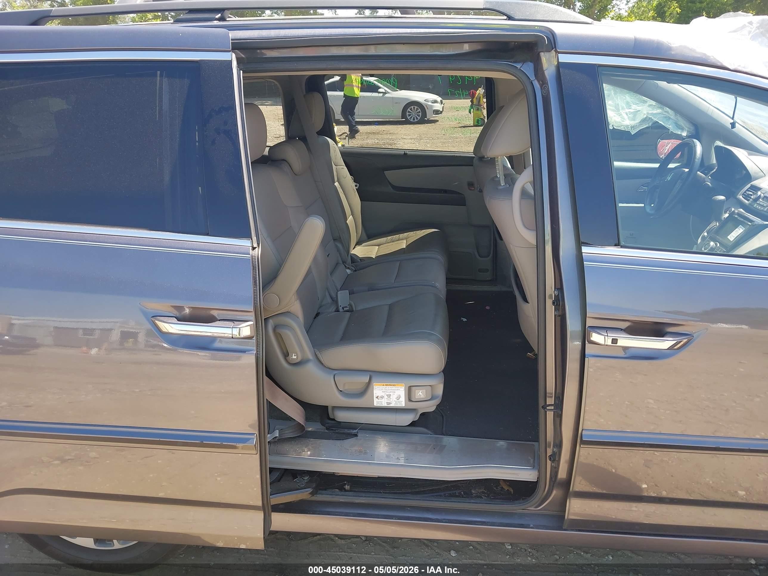 2015 Honda Odyssey Touring/touring Elite Gray vin: 5FNRL5H97FB096427