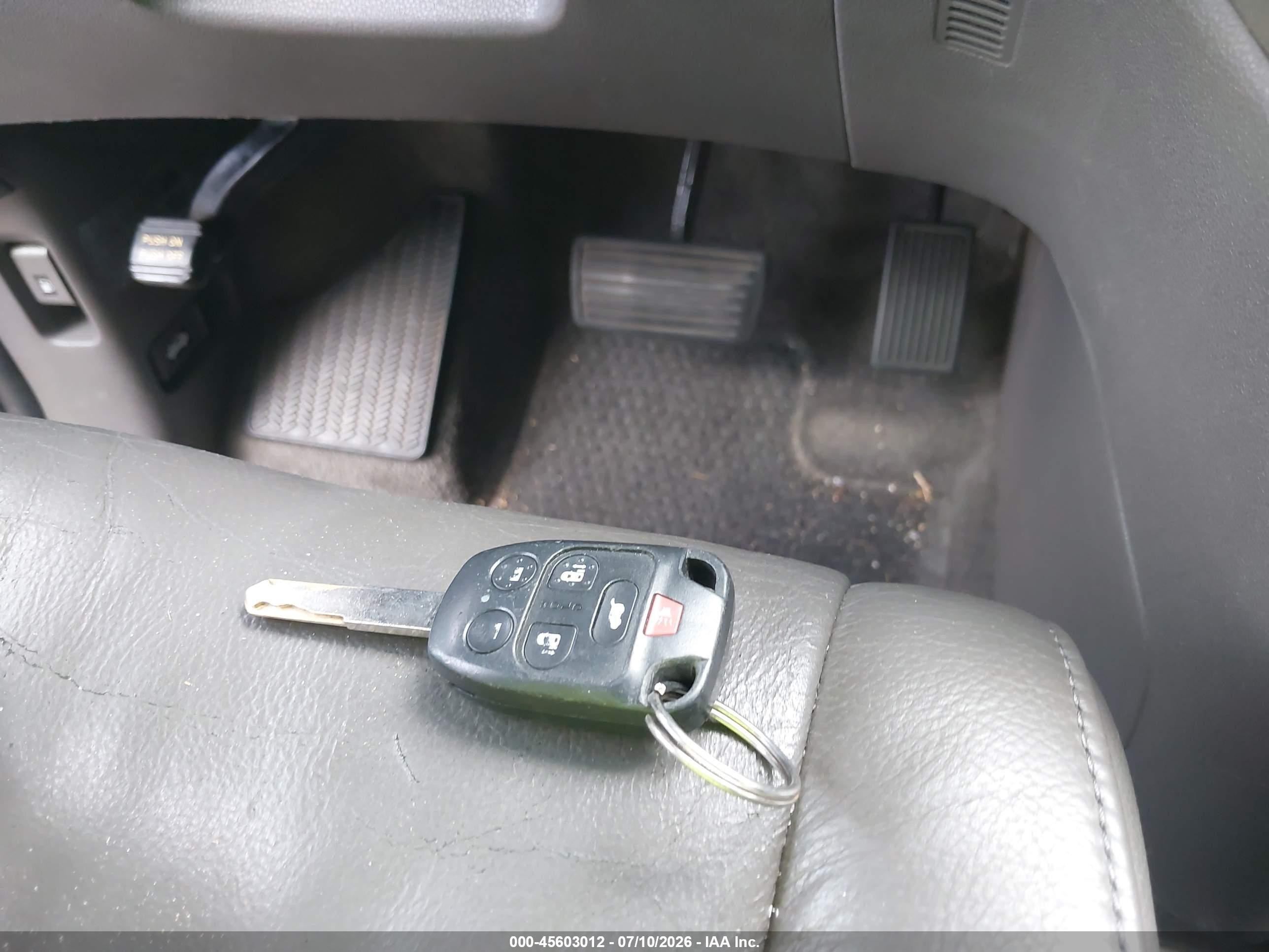 2011 Honda Odyssey Touring/touring Elite Gray vin: 5FNRL5H98BB008821