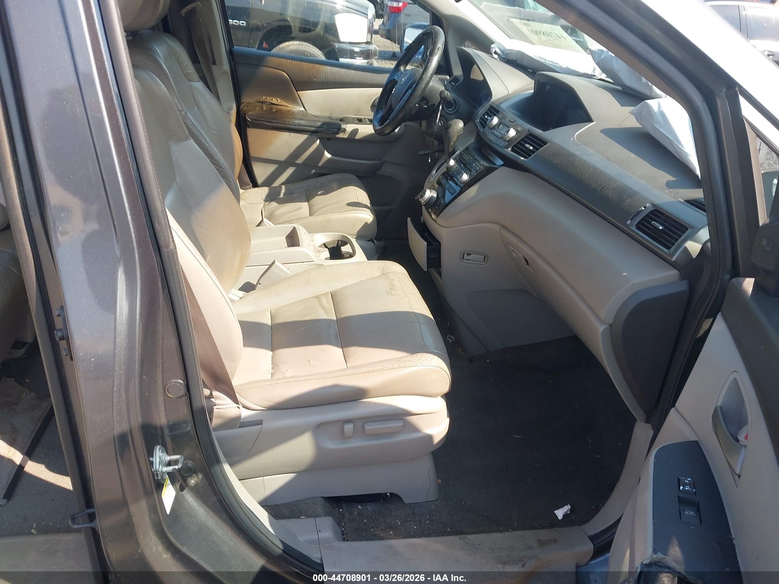 2011 Honda Odyssey Touring/touring Elite Gray vin: 5FNRL5H98BB036537