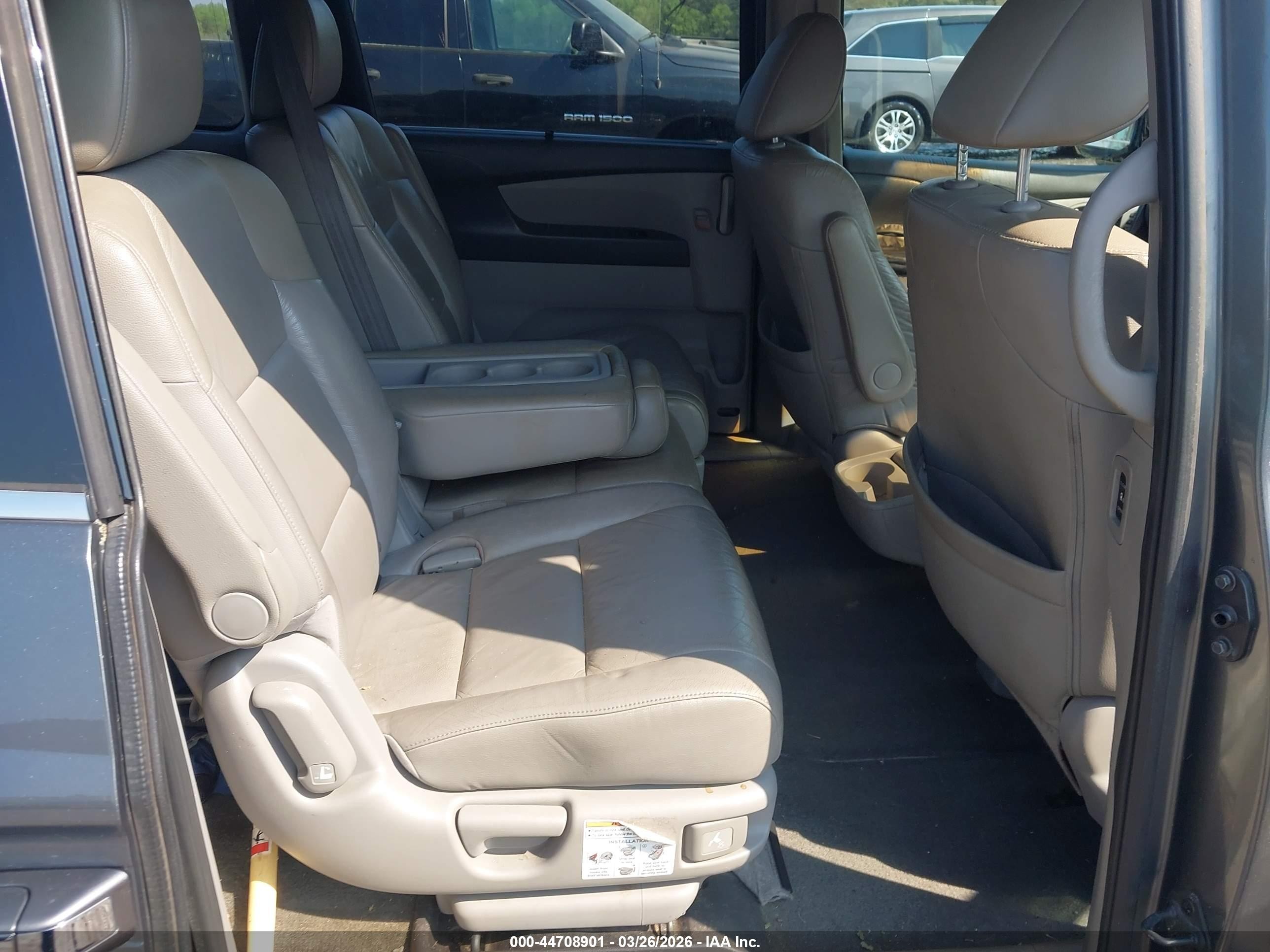 2011 Honda Odyssey Touring/touring Elite Gray vin: 5FNRL5H98BB036537