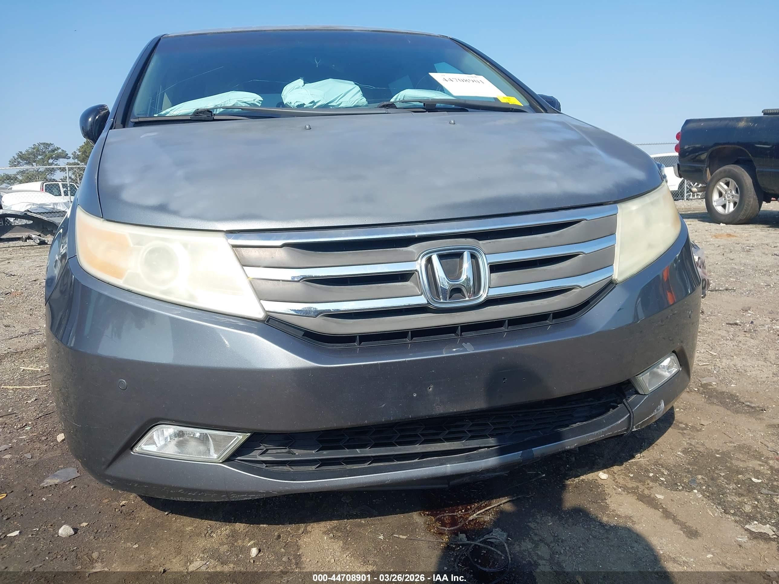2011 Honda Odyssey Touring/touring Elite Gray vin: 5FNRL5H98BB036537