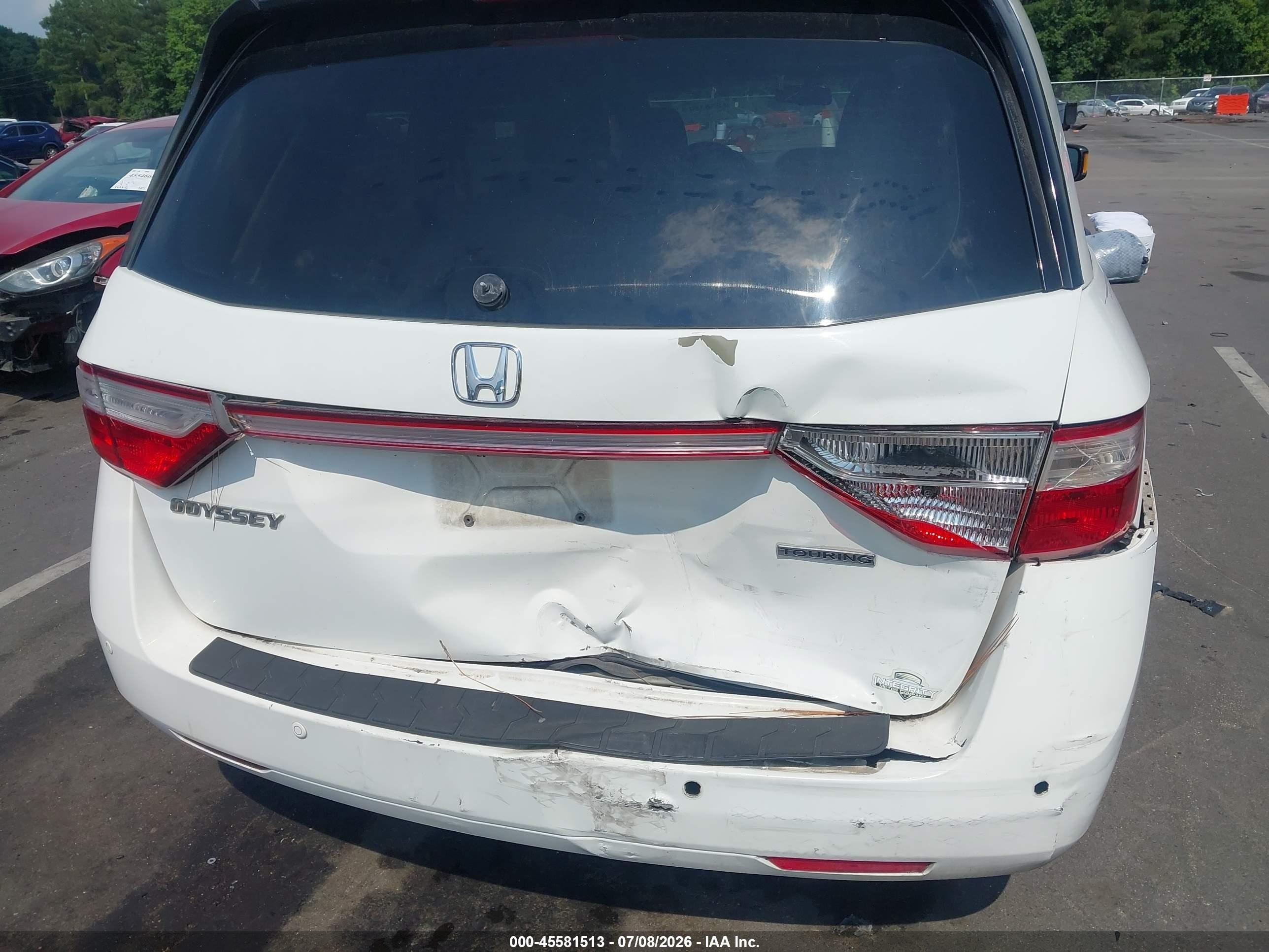 2011 Honda Odyssey Touring/touring Elite White vin: 5FNRL5H98BB038272