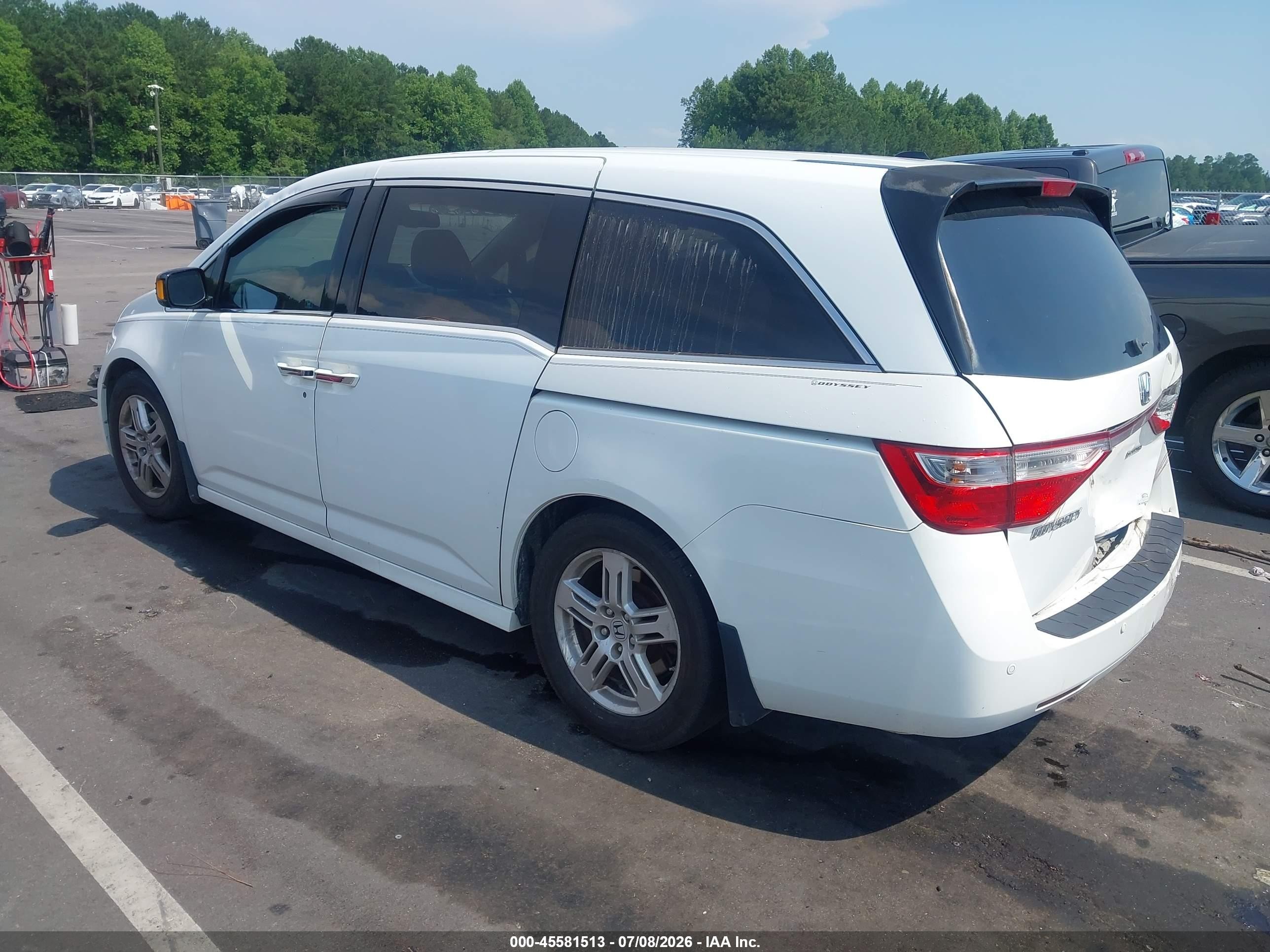 2011 Honda Odyssey Touring/touring Elite White vin: 5FNRL5H98BB038272