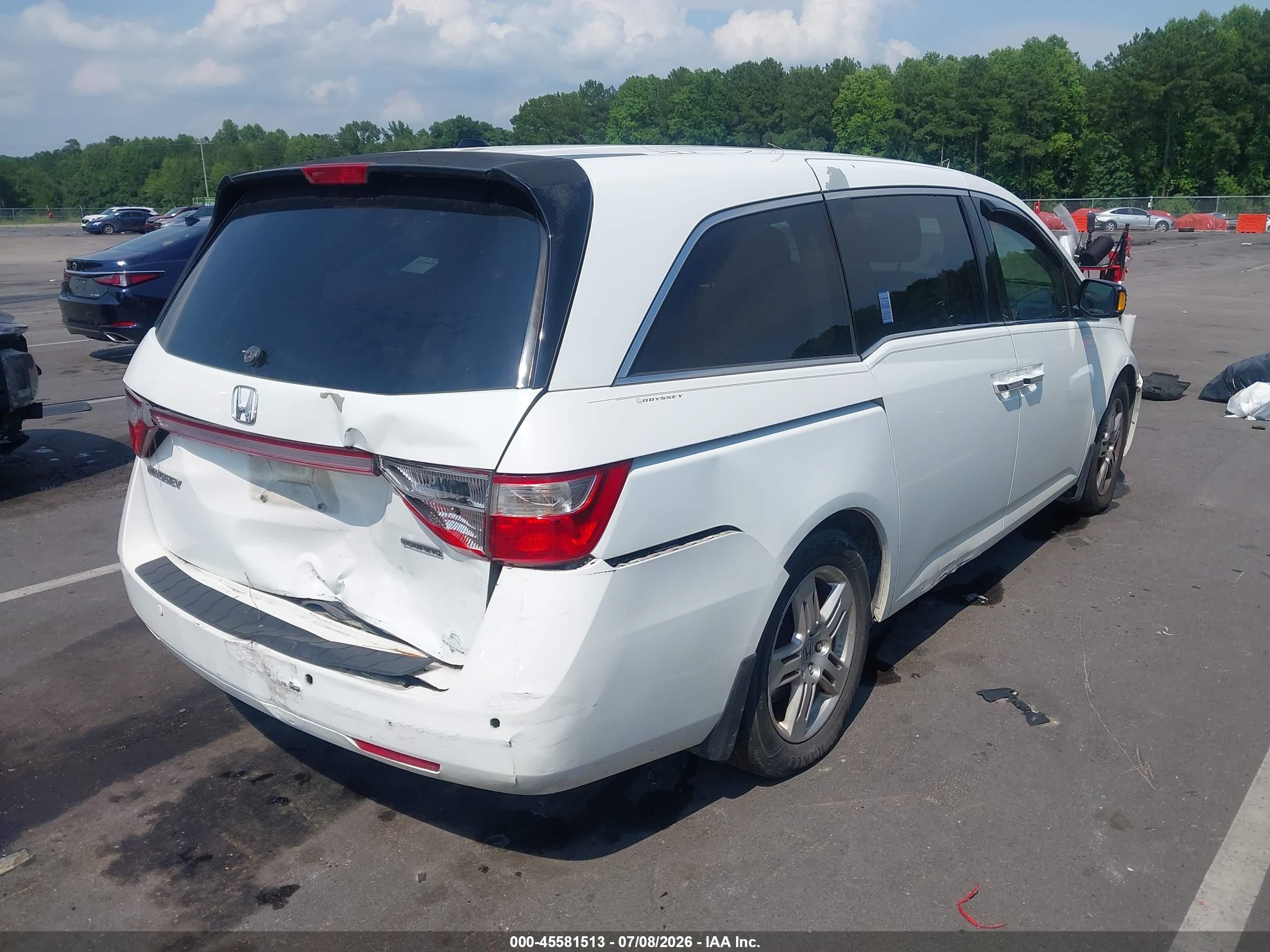 2011 Honda Odyssey Touring/touring Elite White vin: 5FNRL5H98BB038272