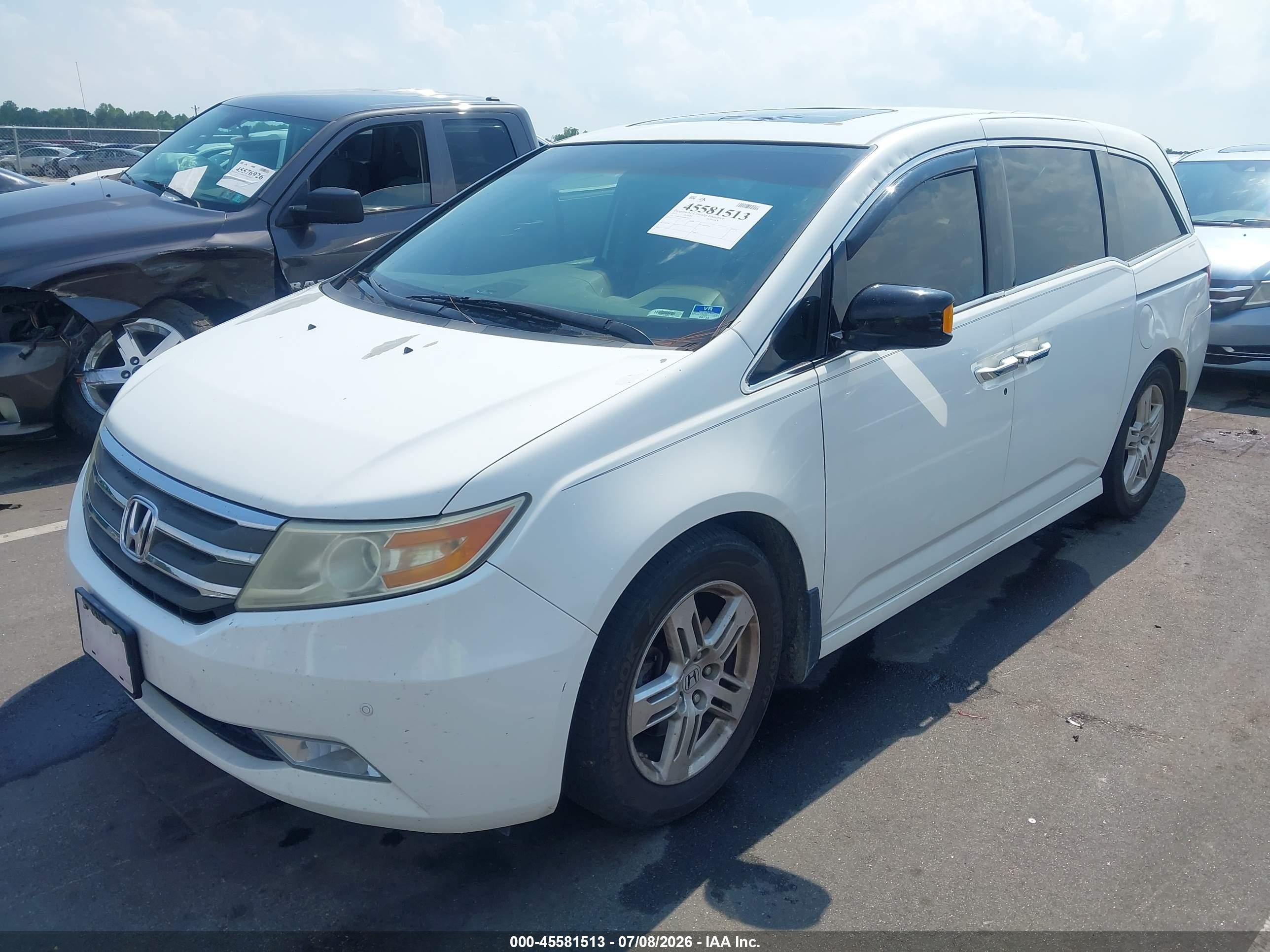 2011 Honda Odyssey Touring/touring Elite White vin: 5FNRL5H98BB038272