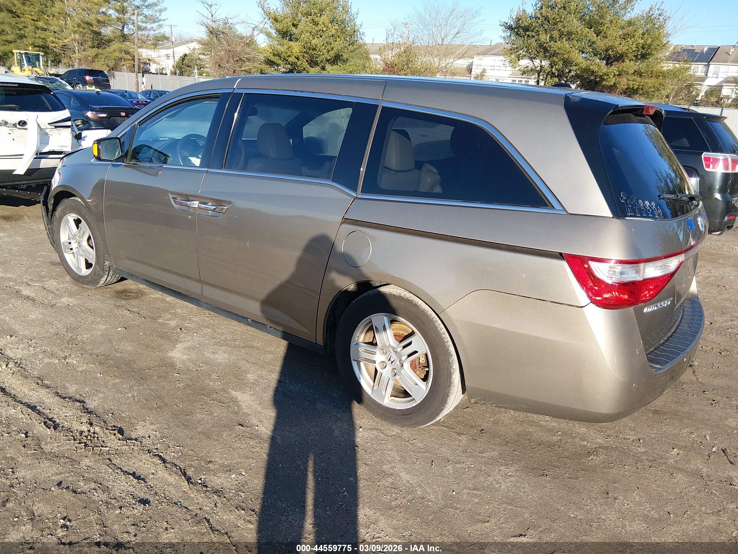 2011 Honda Odyssey Touring/touring Elite Brown vin: 5FNRL5H98BB038305