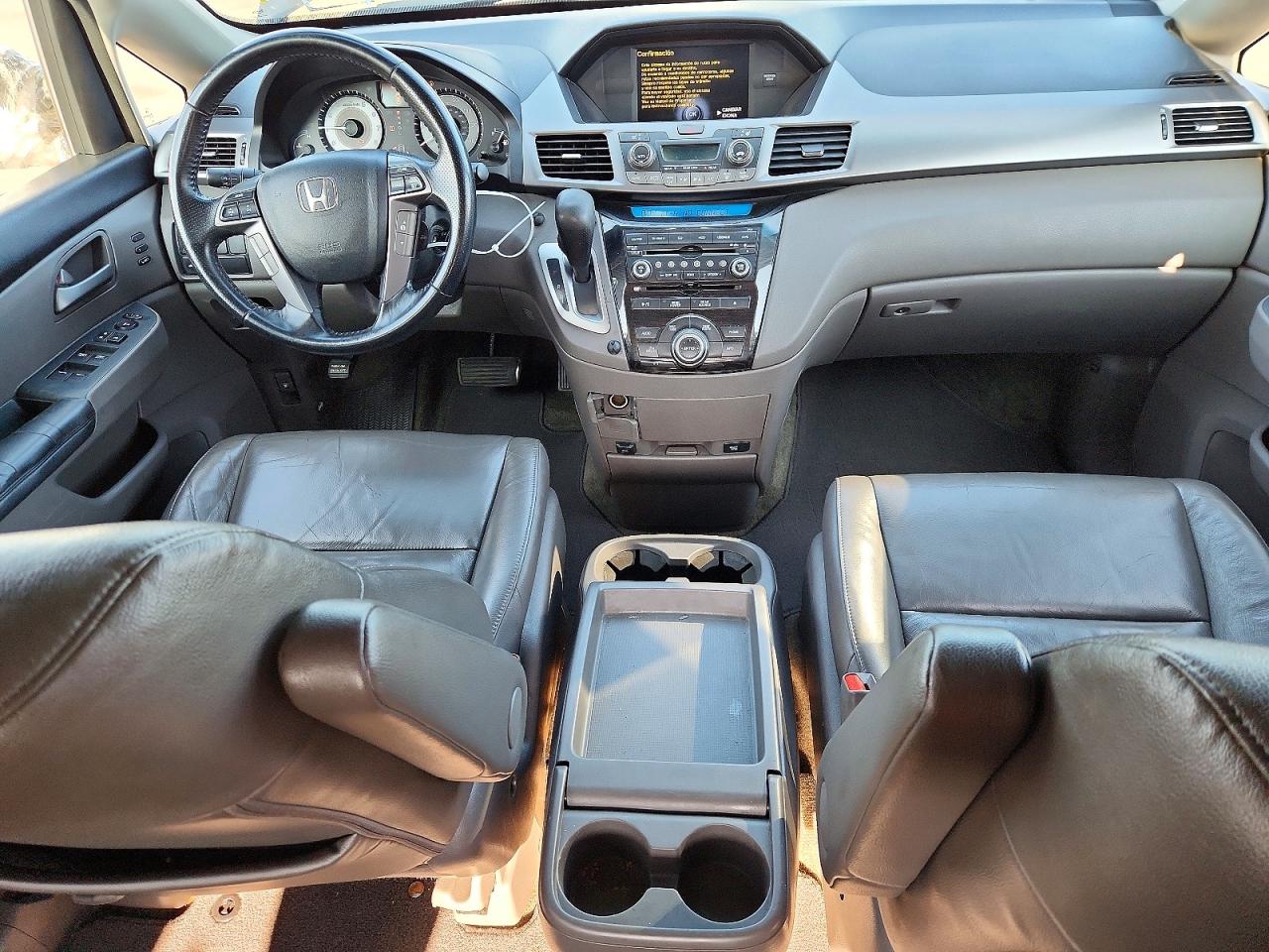 2011 Honda Odyssey Touring Black vin: 5FNRL5H98BB084779