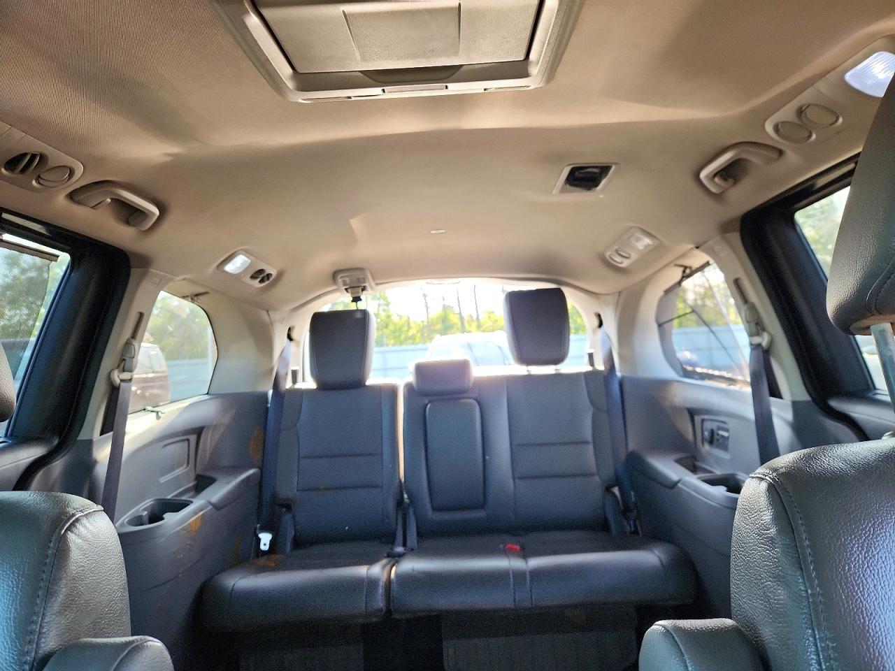 2011 Honda Odyssey Touring Black vin: 5FNRL5H98BB084779