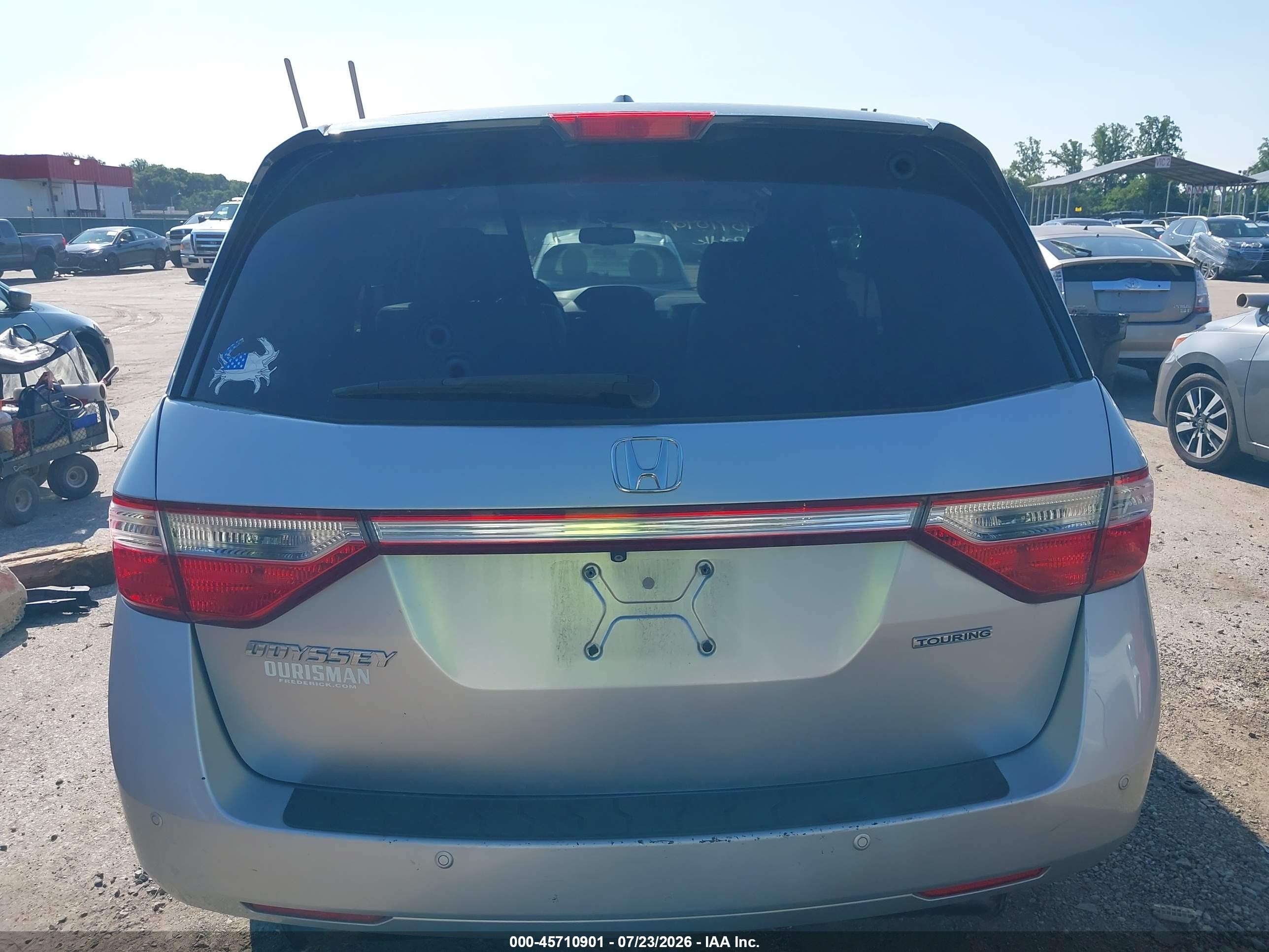 2011 Honda Odyssey Touring/touring Elite Silver vin: 5FNRL5H98BB089836