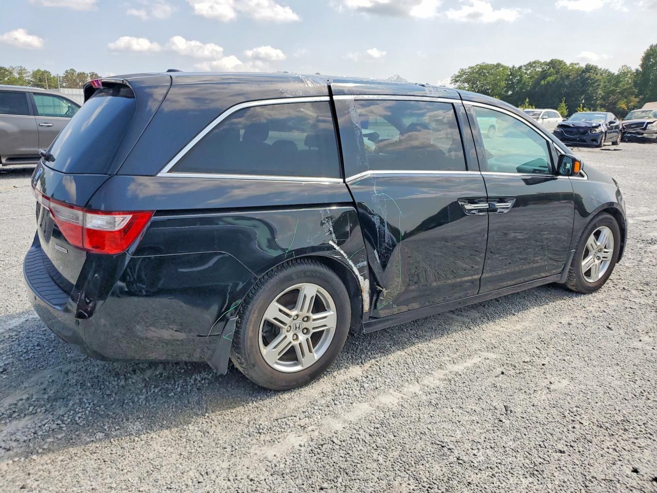 2011 Honda Odyssey Touring Black vin: 5FNRL5H98BB092915