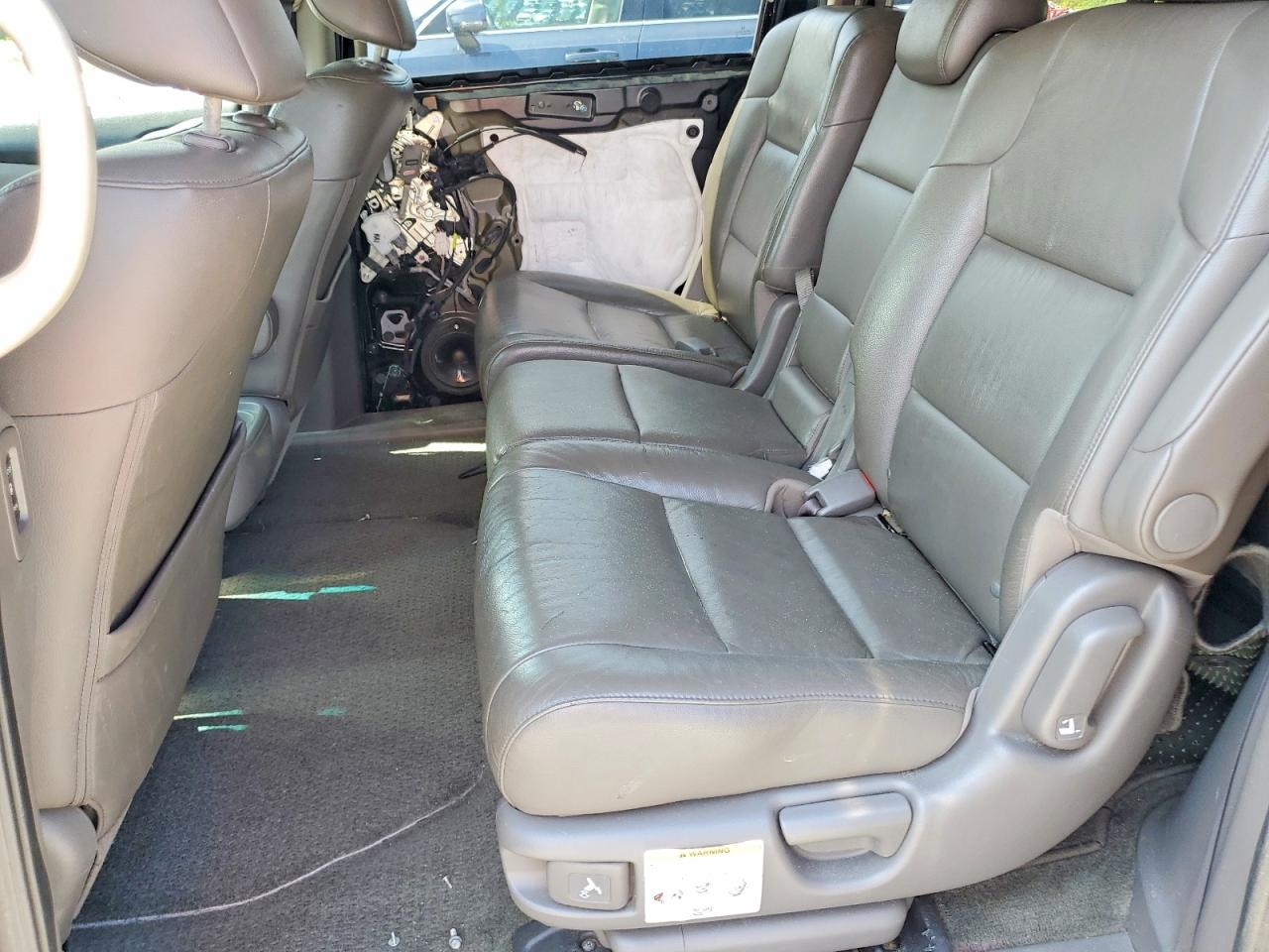 2011 Honda Odyssey Touring Black vin: 5FNRL5H98BB092915