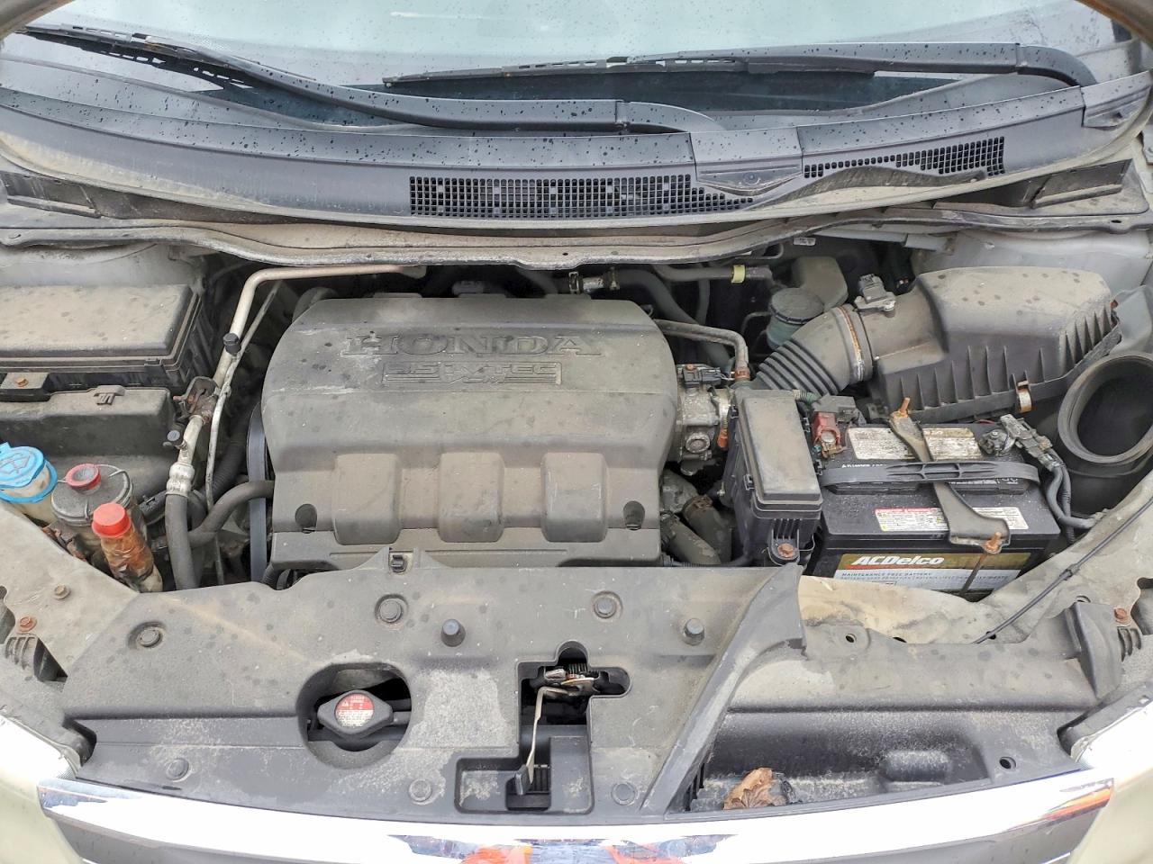 2011 Honda Odyssey Touring Silver vin: 5FNRL5H98BB510017