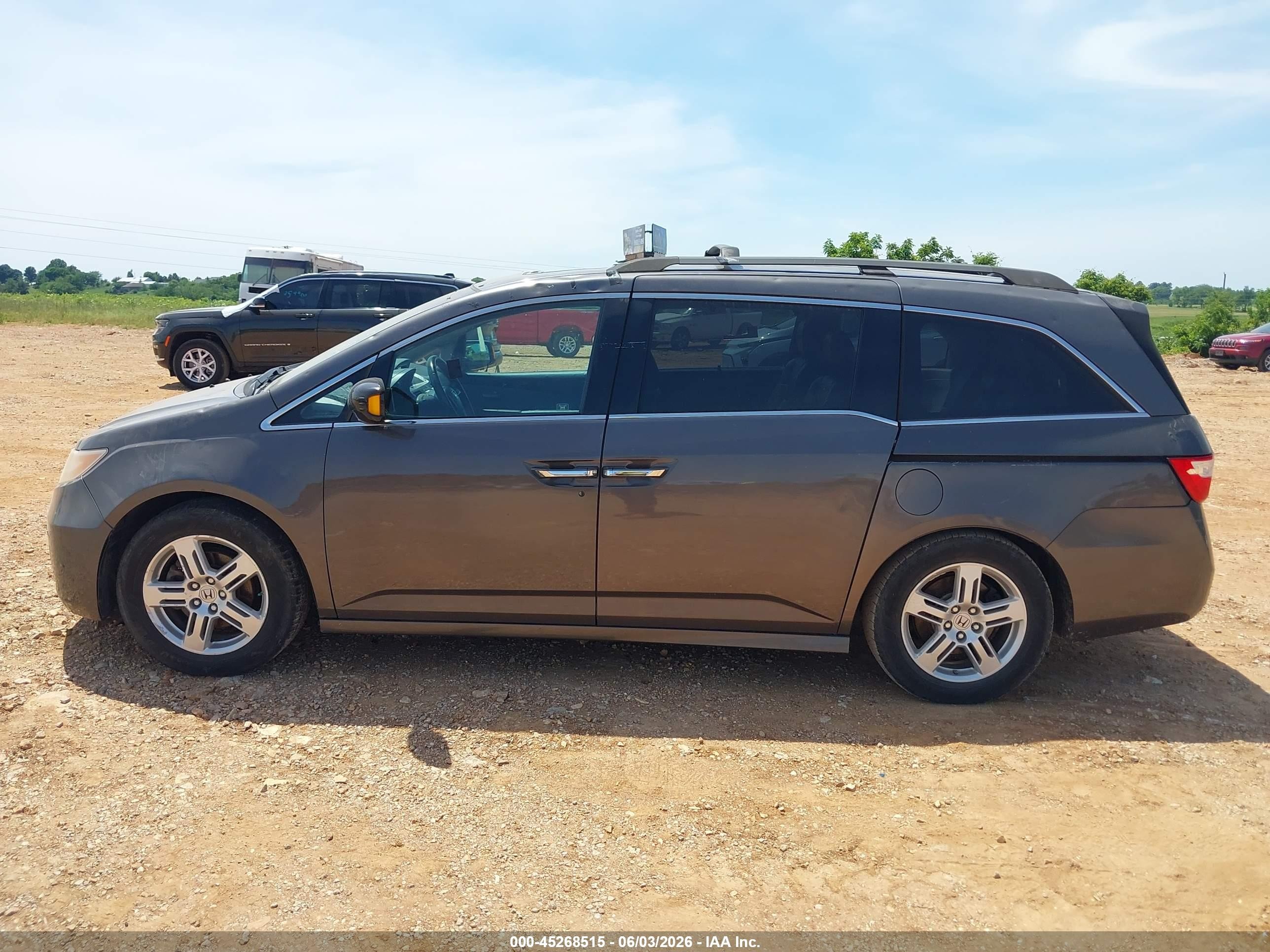 2012 Honda Odyssey Touring/touring Elite Gray vin: 5FNRL5H98CB006472