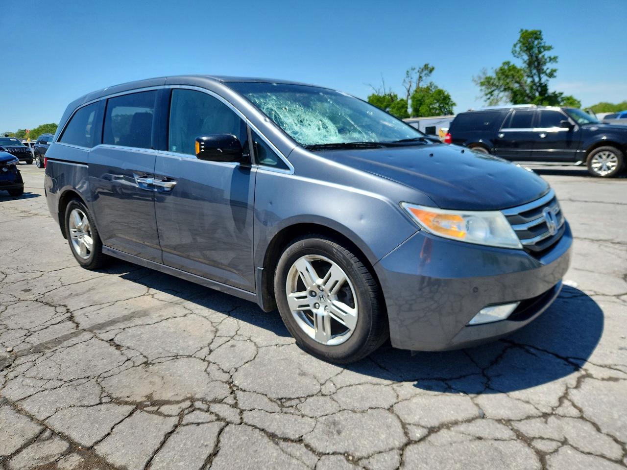 2012 Honda Odyssey Touring Gray vin: 5FNRL5H98CB041576