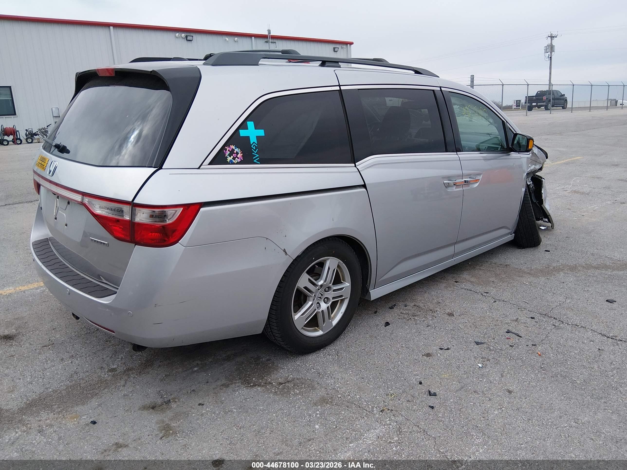 2012 Honda Odyssey Touring/touring Elite Silver vin: 5FNRL5H98CB058894