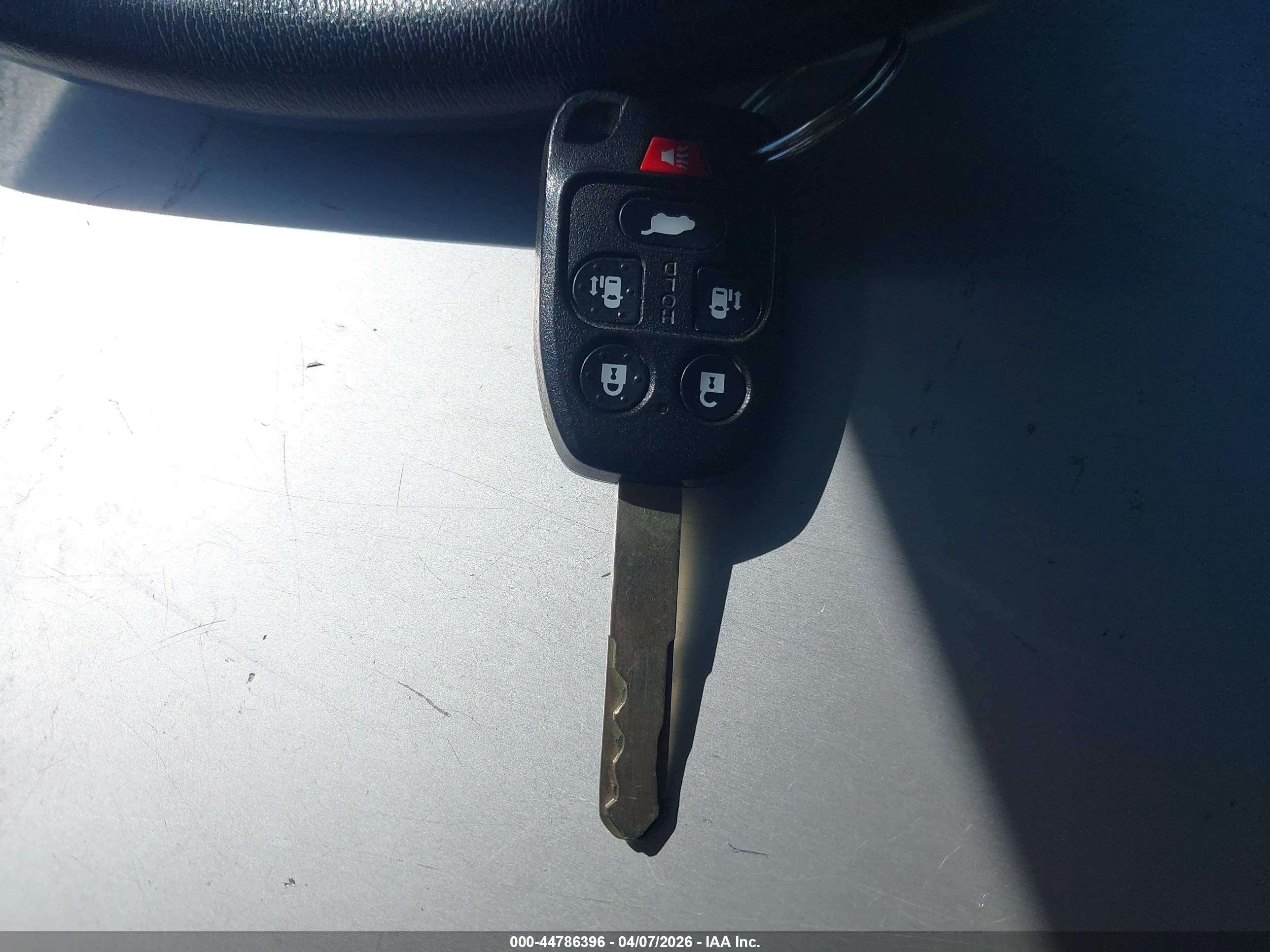2012 Honda Odyssey Touring/touring Elite White vin: 5FNRL5H98CB091801