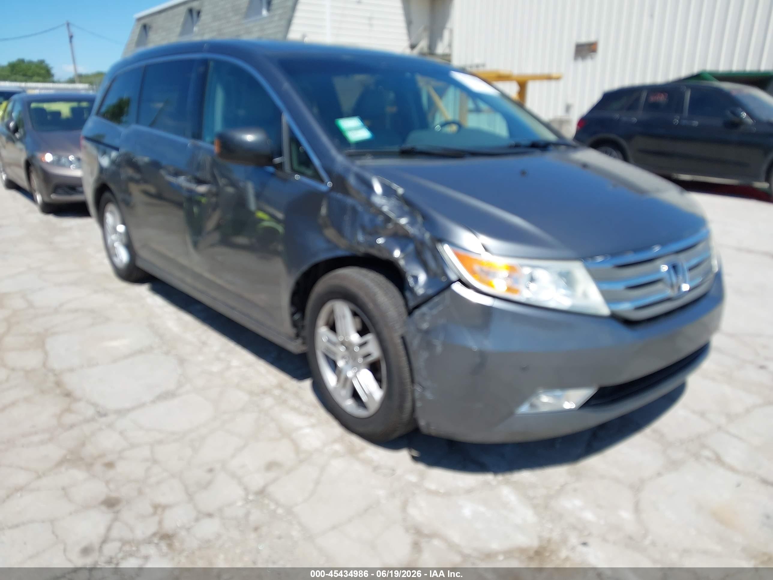 2012 Honda Odyssey Touring/touring Elite Gray vin: 5FNRL5H98CB120360