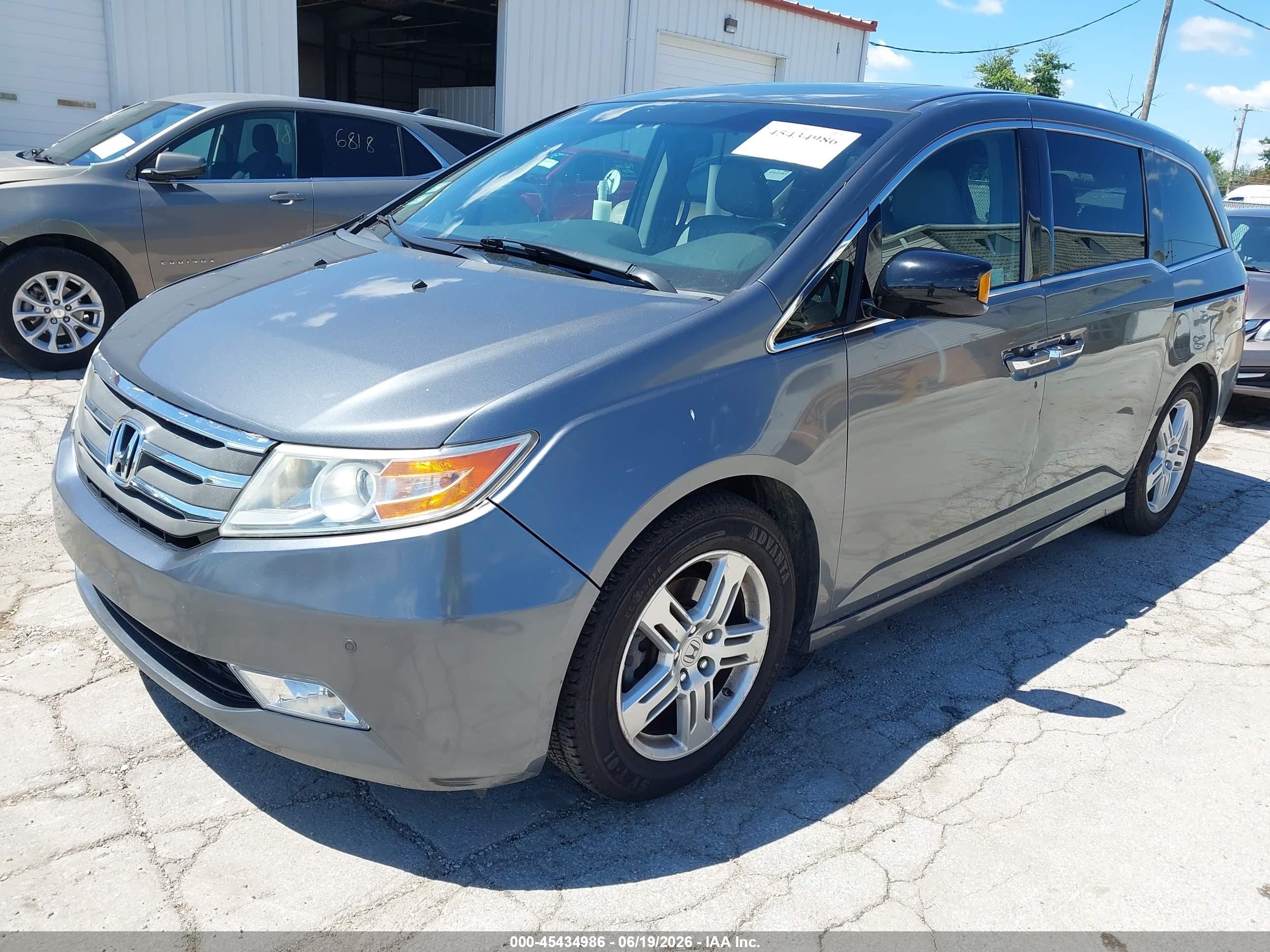 2012 Honda Odyssey Touring/touring Elite Gray vin: 5FNRL5H98CB120360