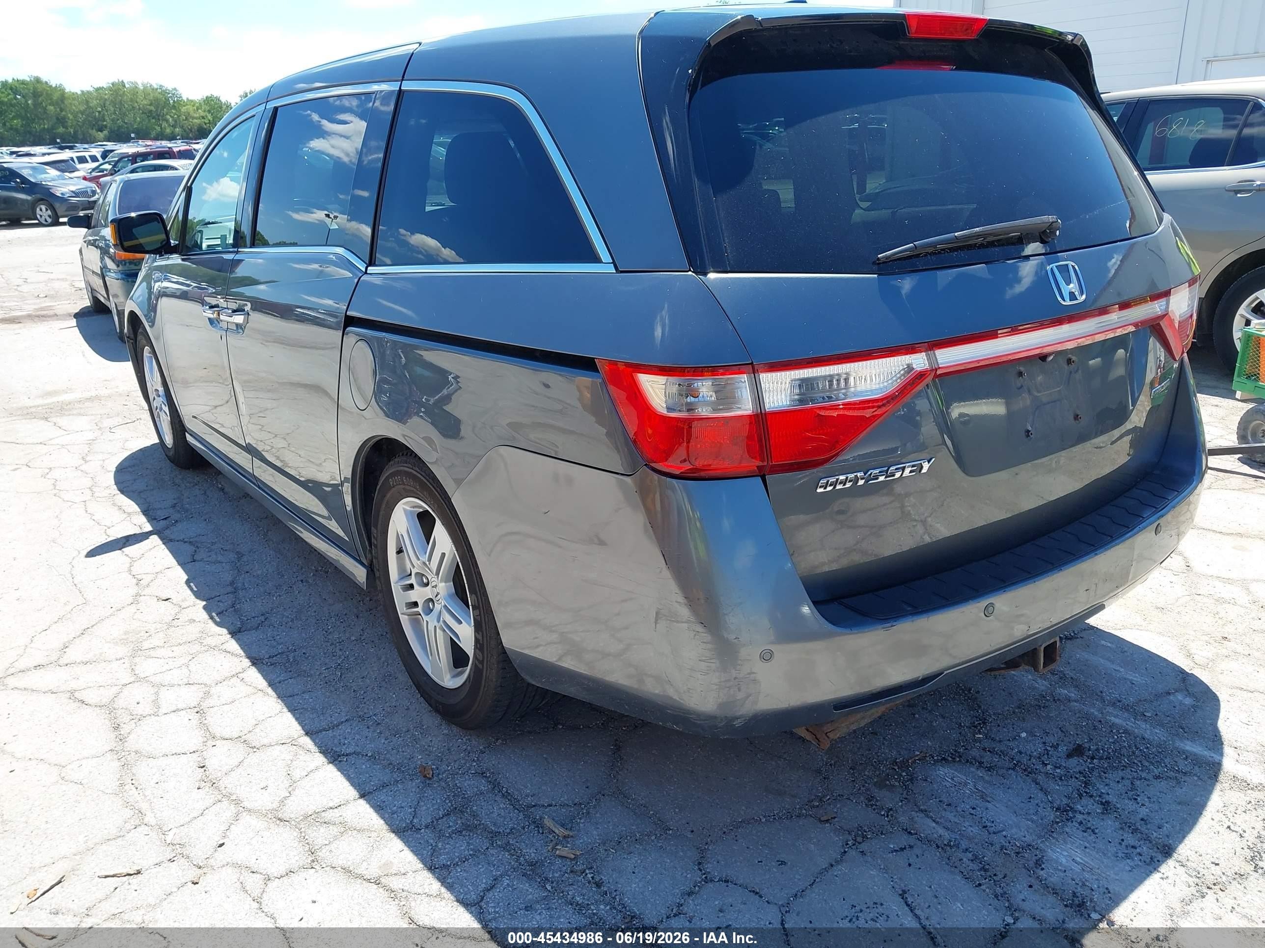 2012 Honda Odyssey Touring/touring Elite Gray vin: 5FNRL5H98CB120360