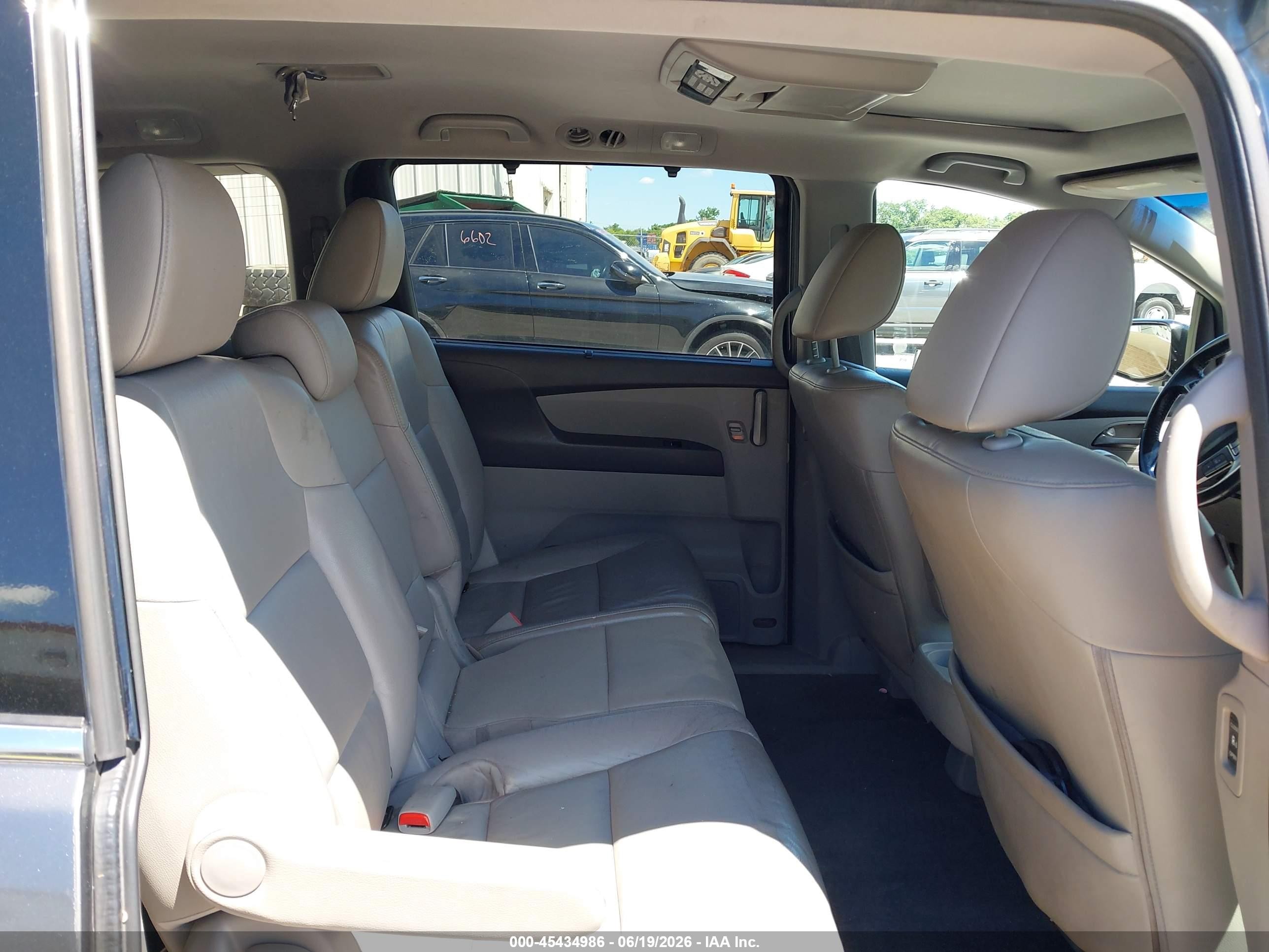 2012 Honda Odyssey Touring/touring Elite Gray vin: 5FNRL5H98CB120360