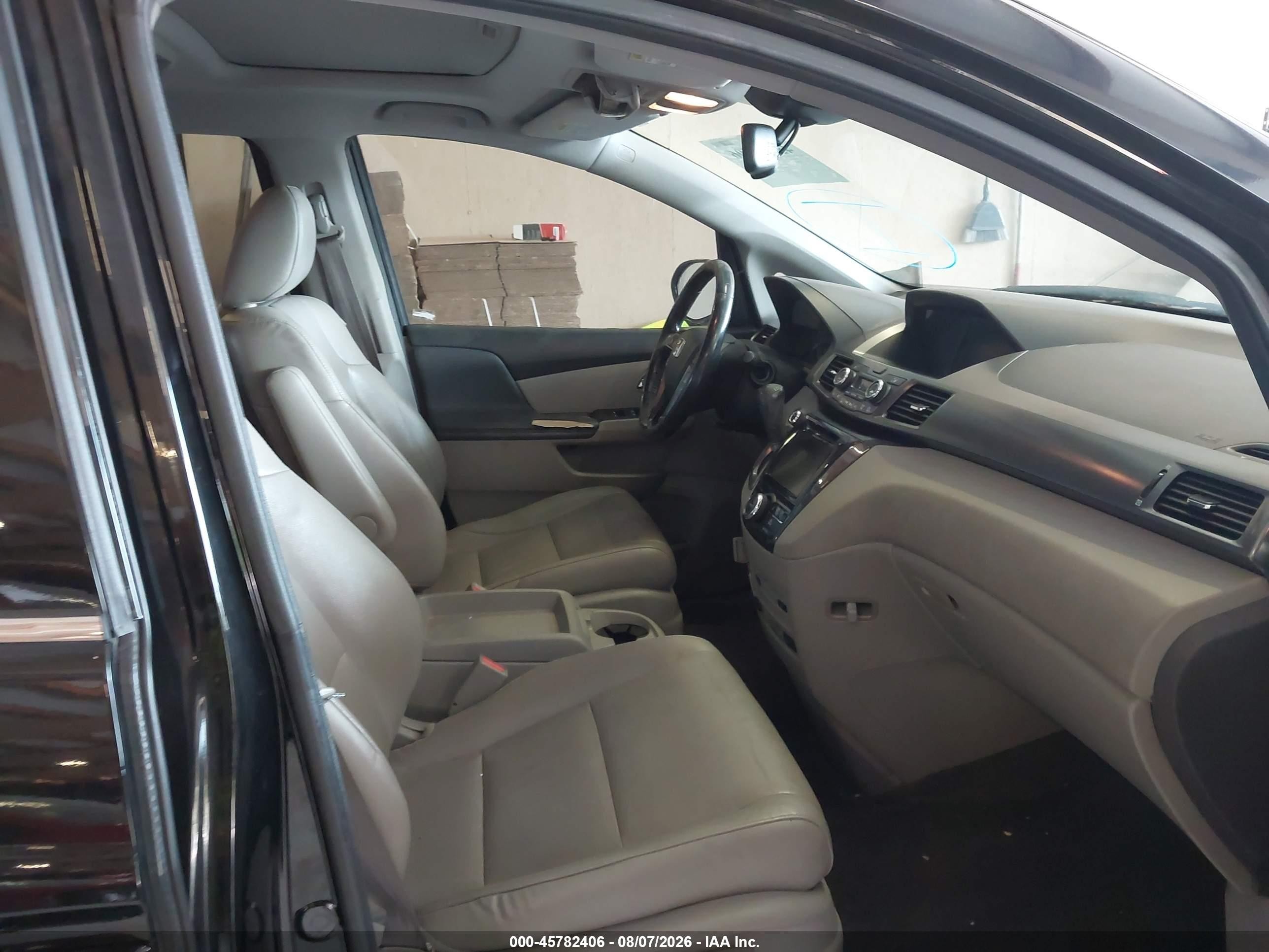 2014 Honda Odyssey Touring/touring Elite Black vin: 5FNRL5H98EB002151