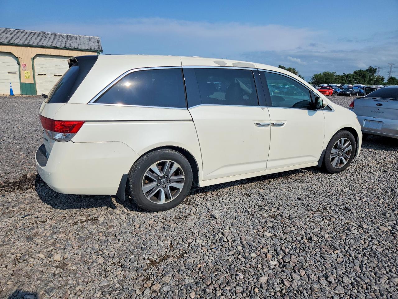 2014 Honda Odyssey Touring White vin: 5FNRL5H98EB023419