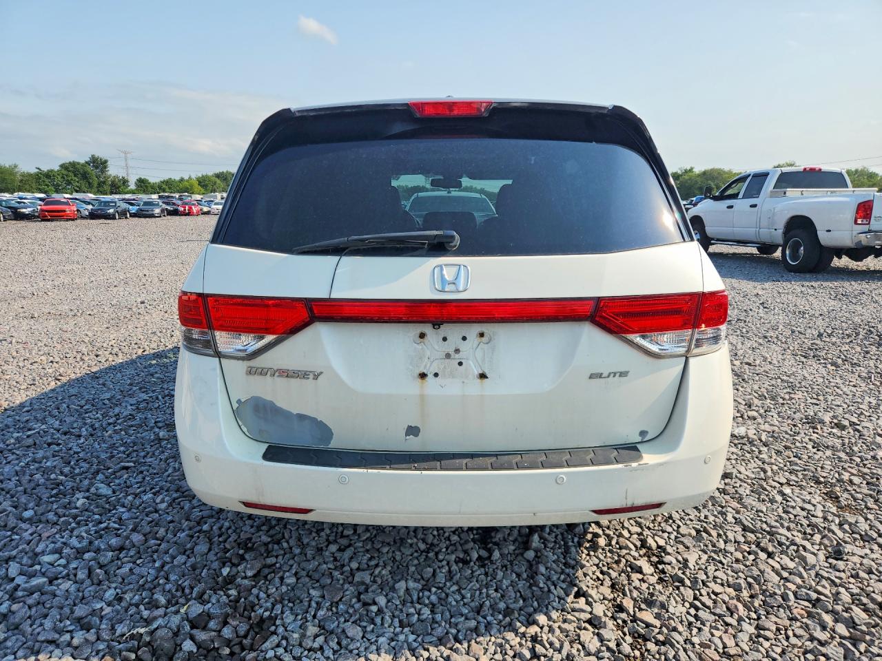2014 Honda Odyssey Touring White vin: 5FNRL5H98EB023419