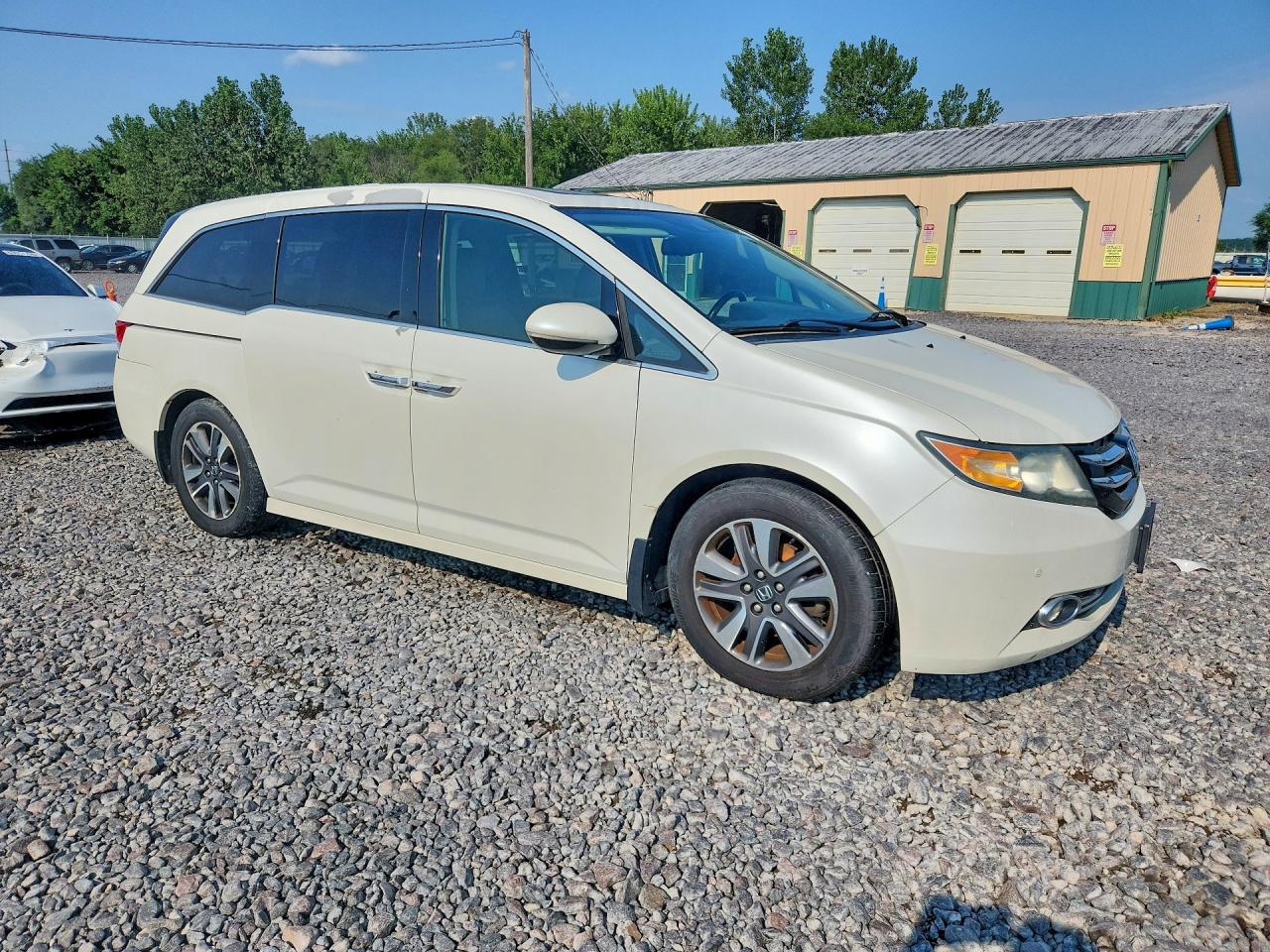 2014 Honda Odyssey Touring White vin: 5FNRL5H98EB023419